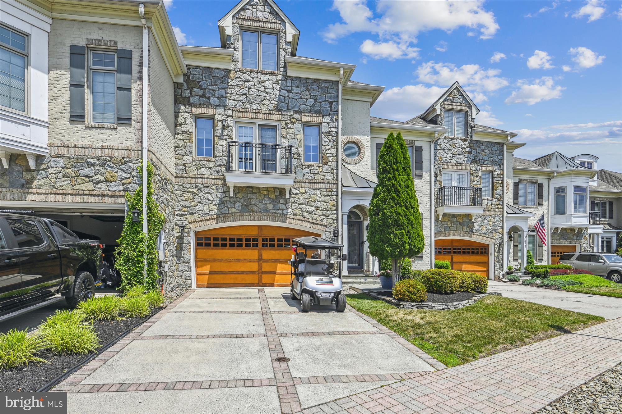 RIVER CREEK - Residential