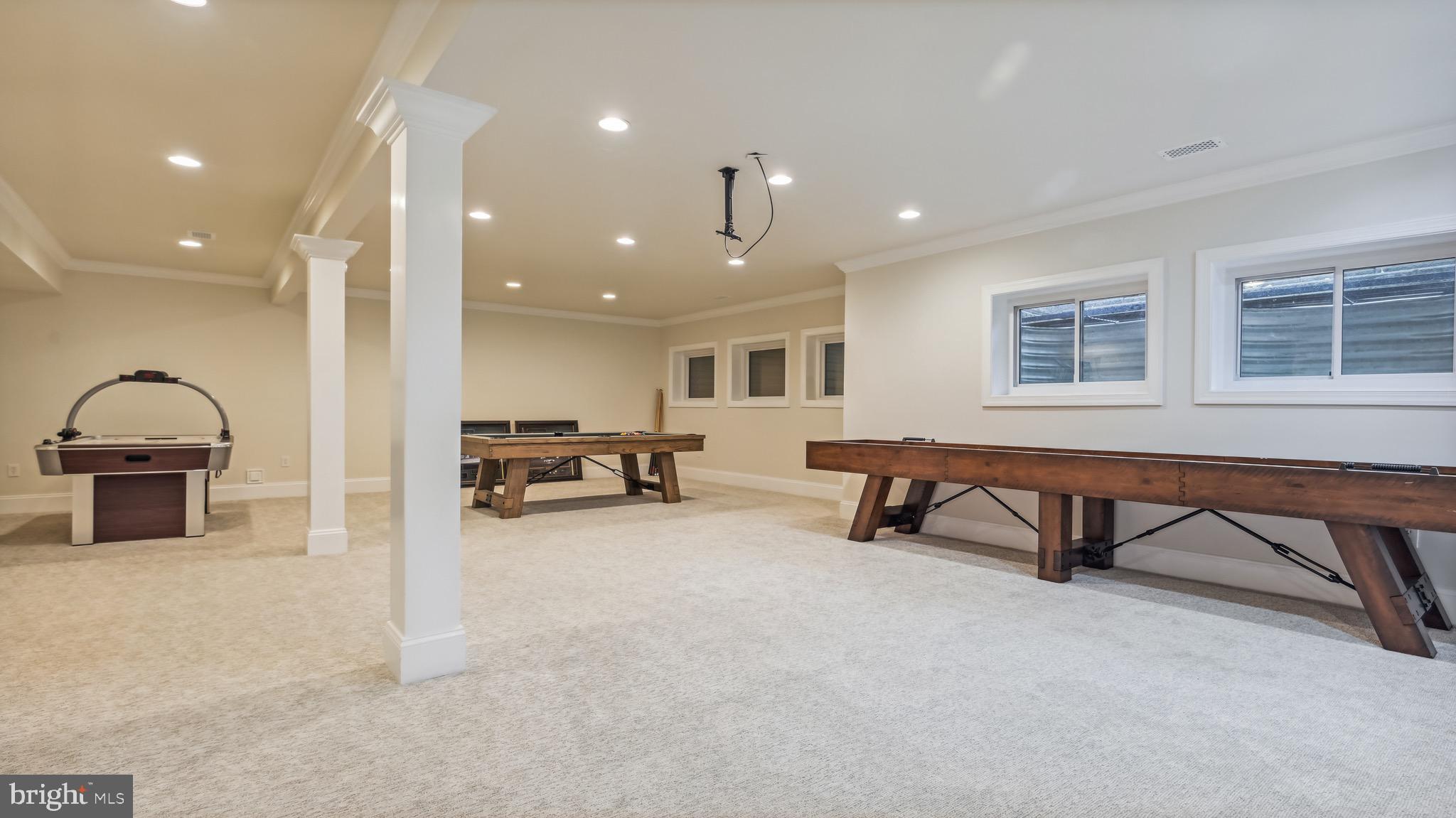 RIVER CREEK - Residential