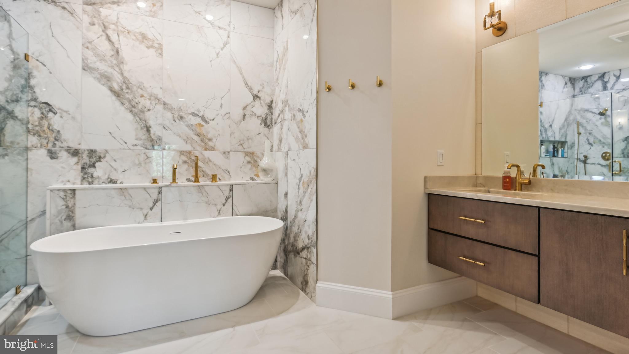 RIVER CREEK - Residential