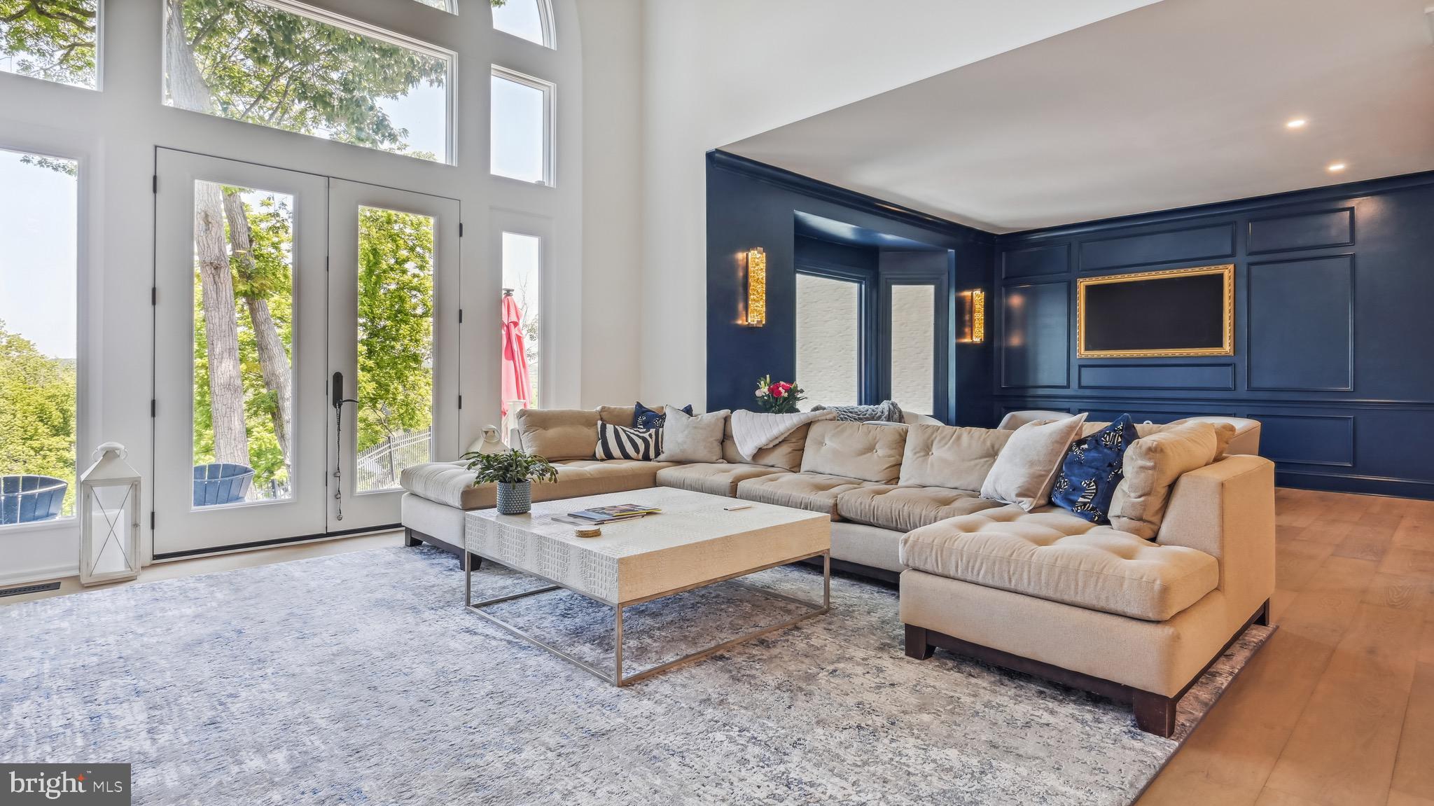 RIVER CREEK - Residential