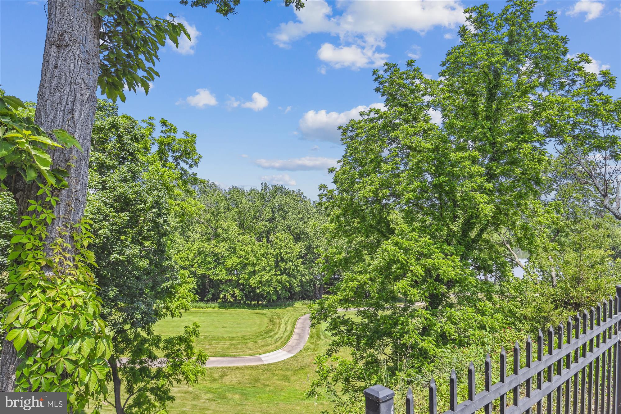 RIVER CREEK - Residential