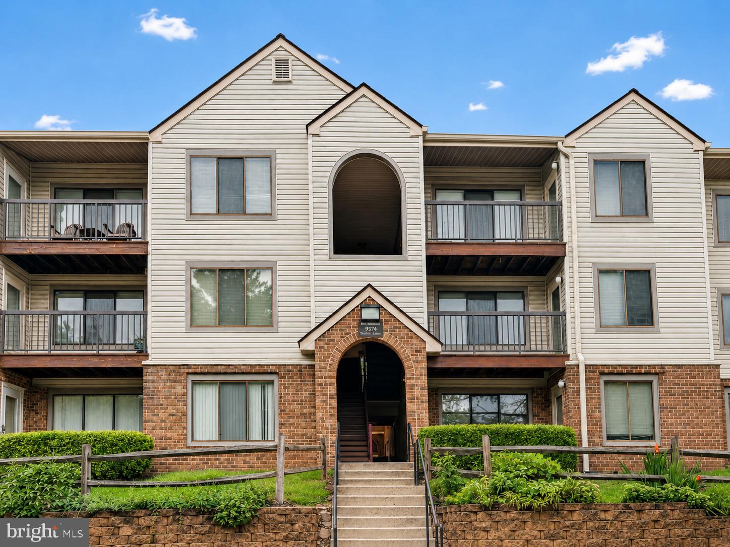 Photo 1 of 25 — 9574 JAYHAWK TERRACE 102, MANASSAS, VA 20110