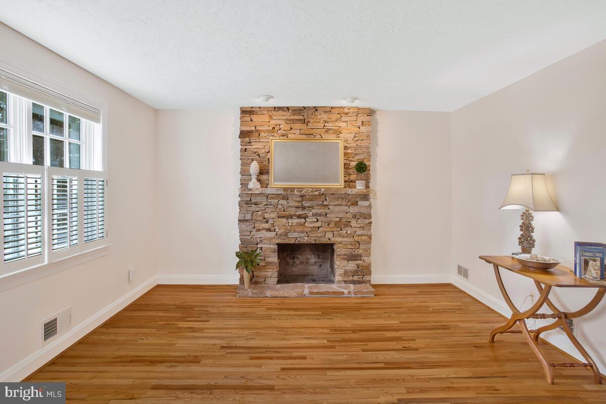 W BENTON SHIPLEY - Residential