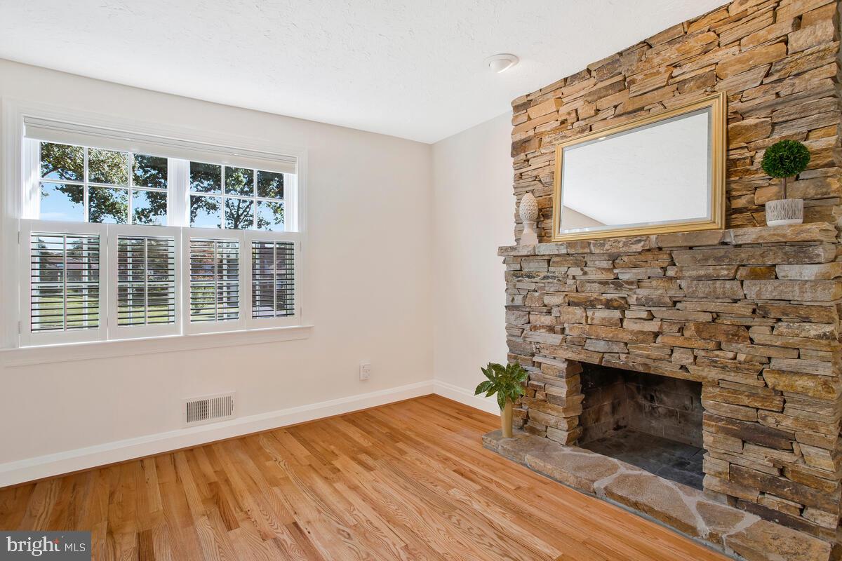 W BENTON SHIPLEY - Residential