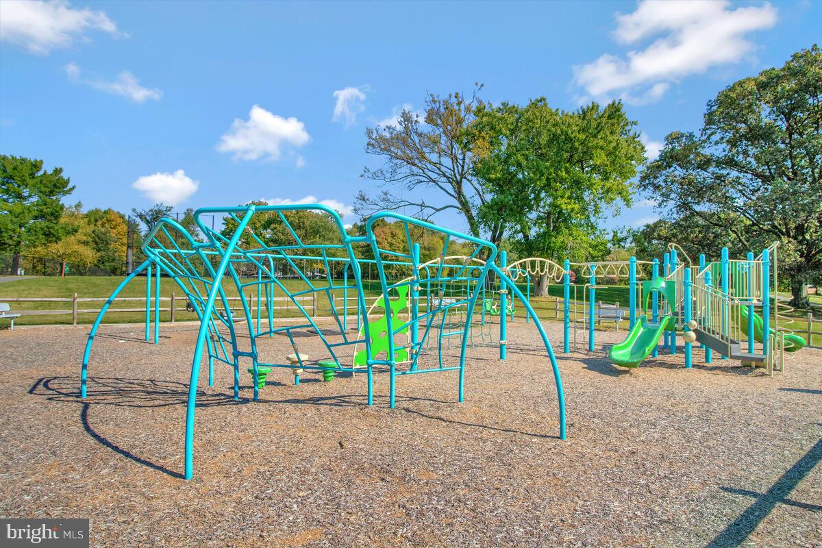 W BENTON SHIPLEY - Residential