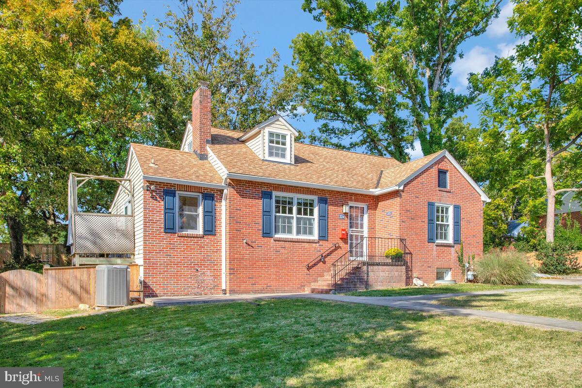 W BENTON SHIPLEY - Residential