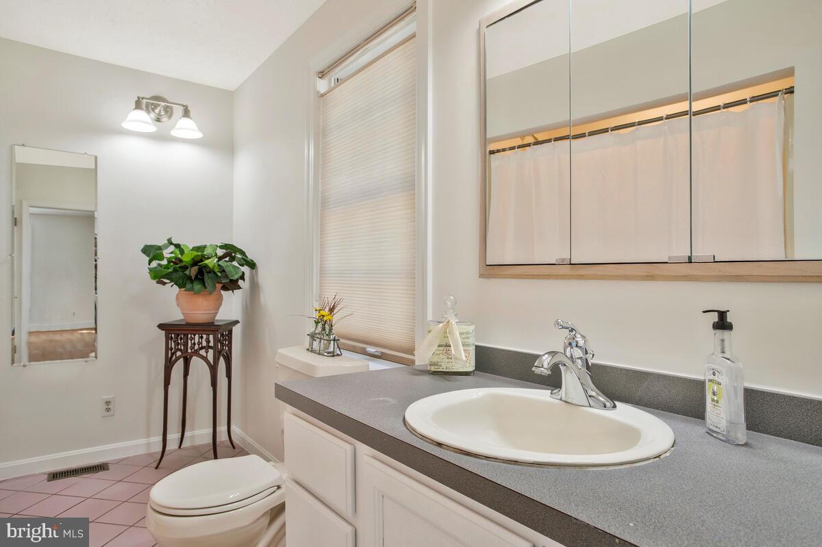 W BENTON SHIPLEY - Residential