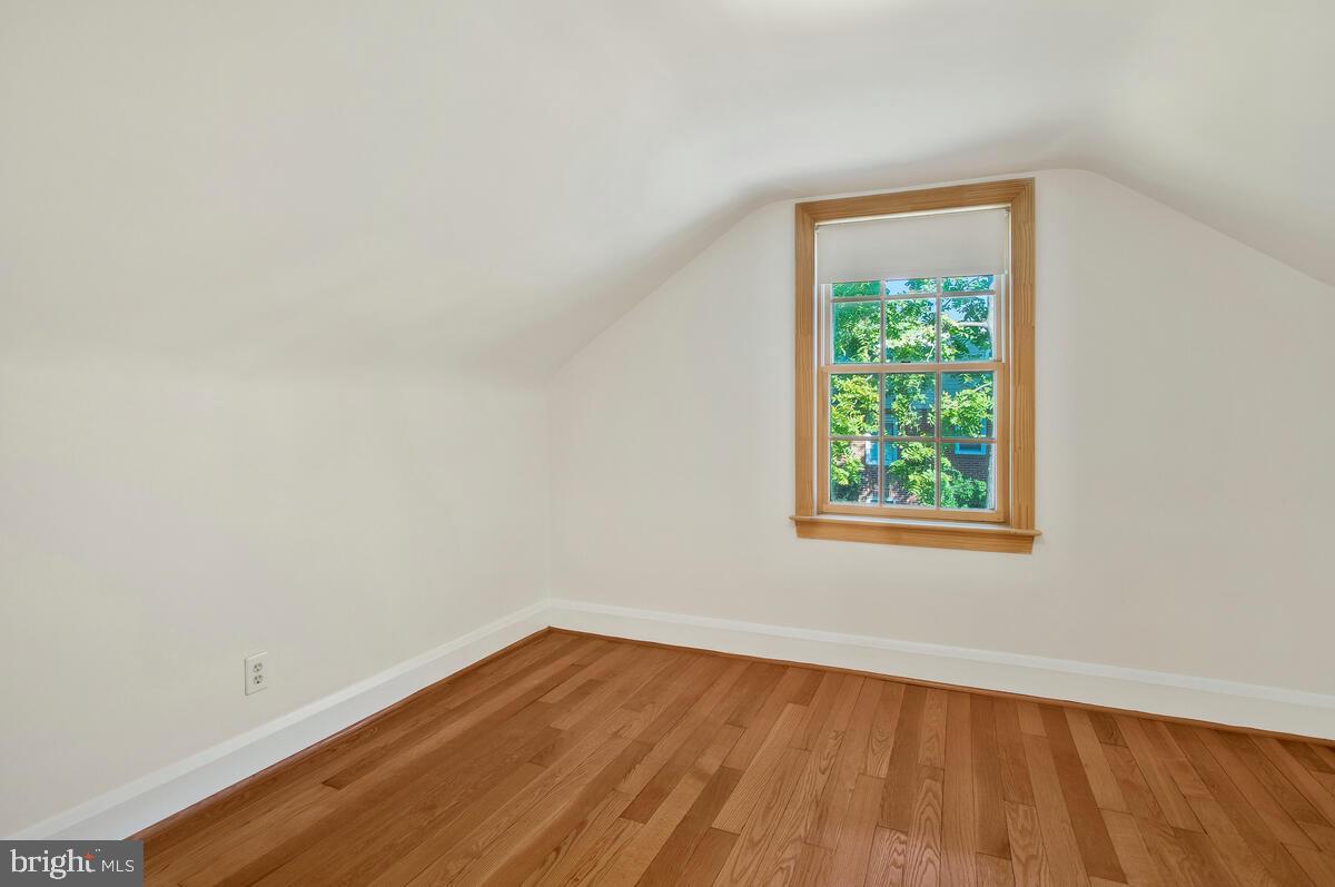 W BENTON SHIPLEY - Residential