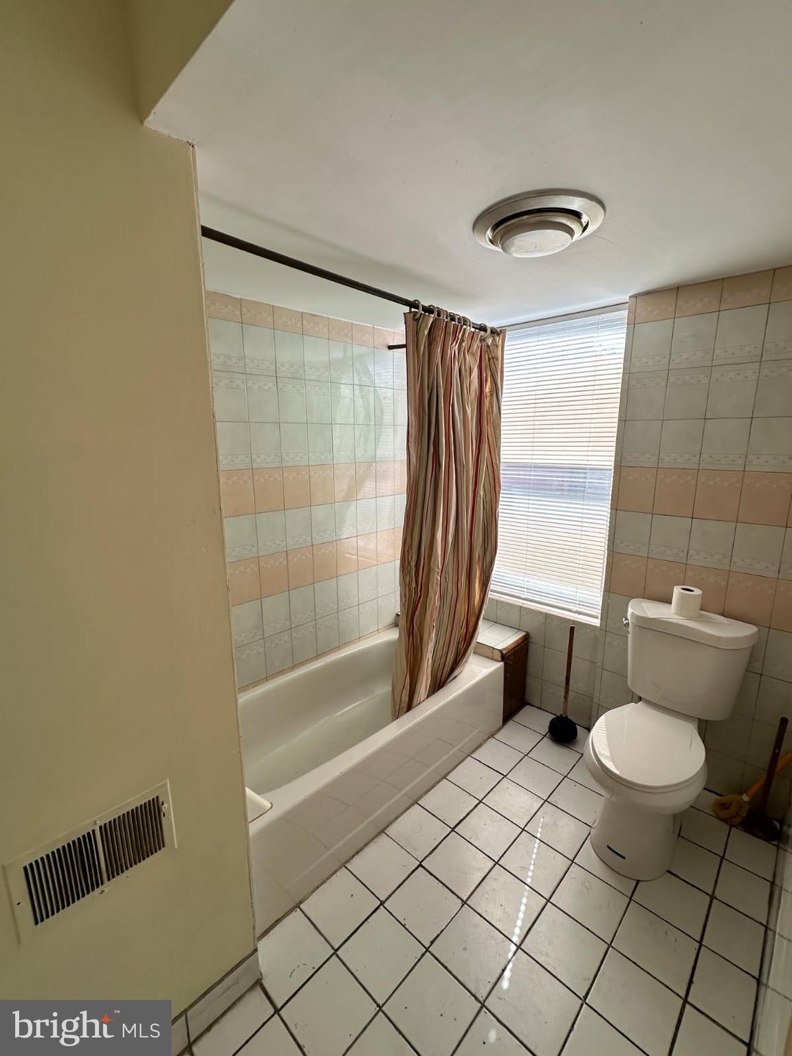 PASSYUNK SQUARE - Residential Income