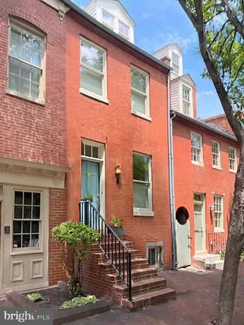 Photo of 112 W Lee Street, BALTIMORE, MD 21201 (MLS # MDBA2218614)