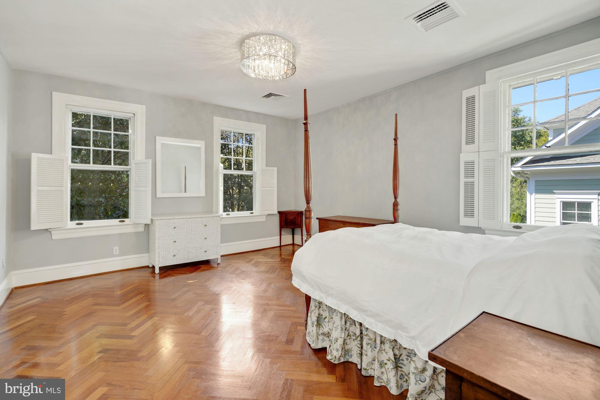 CHEVY CHASE VILLAGE - Residential