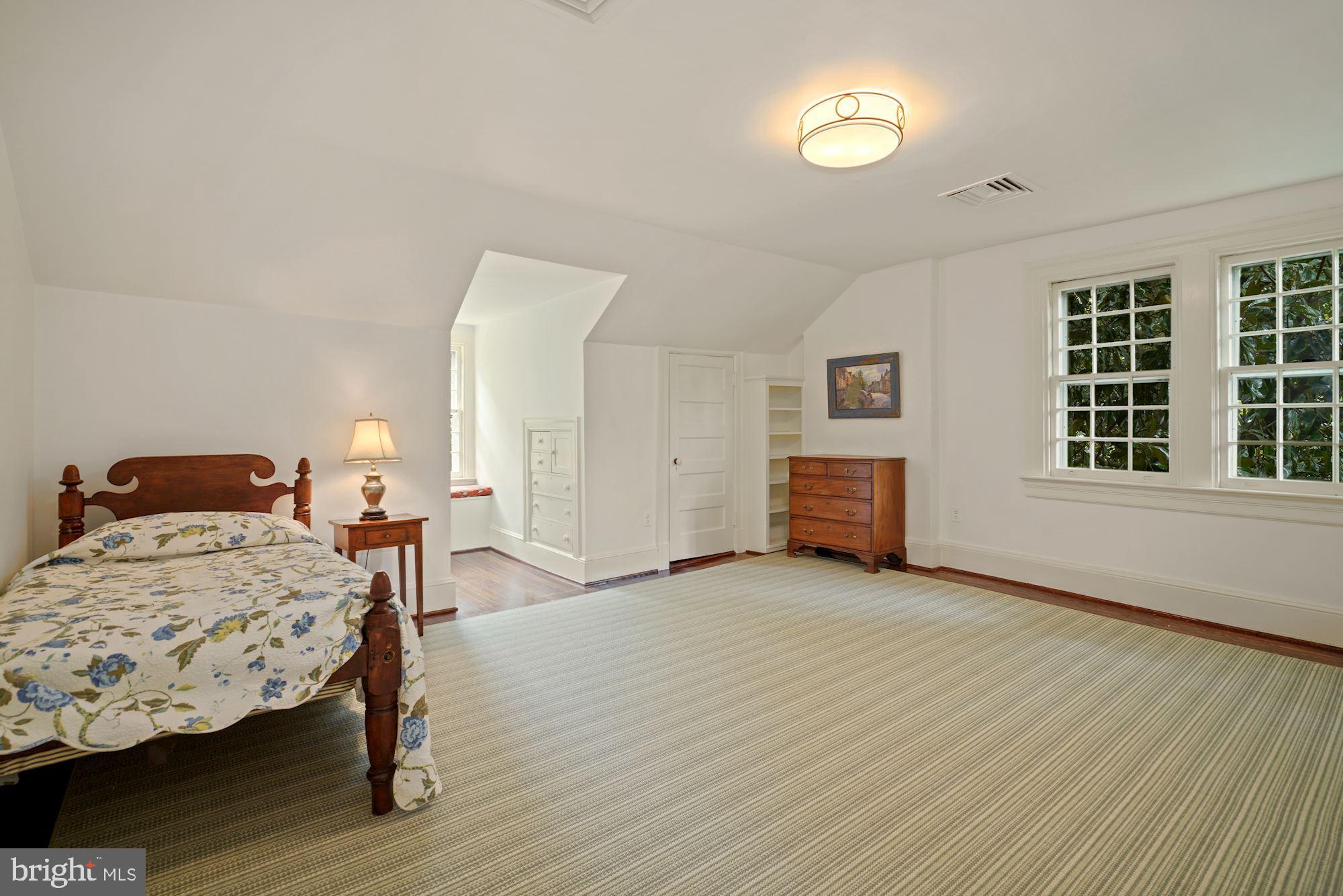 CHEVY CHASE VILLAGE - Residential