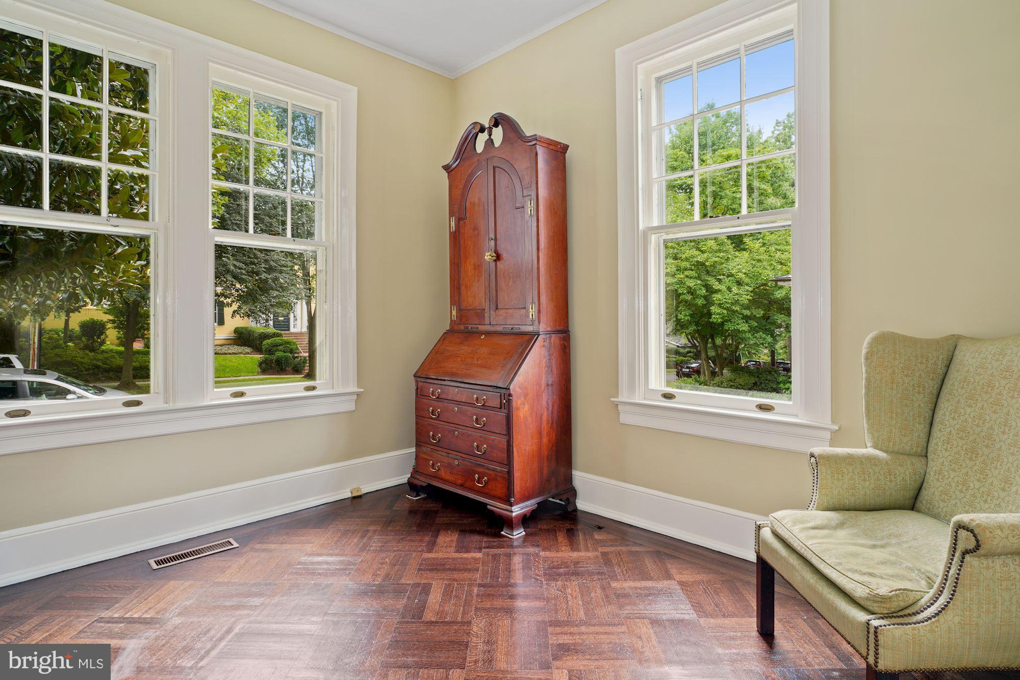 CHEVY CHASE VILLAGE - Residential