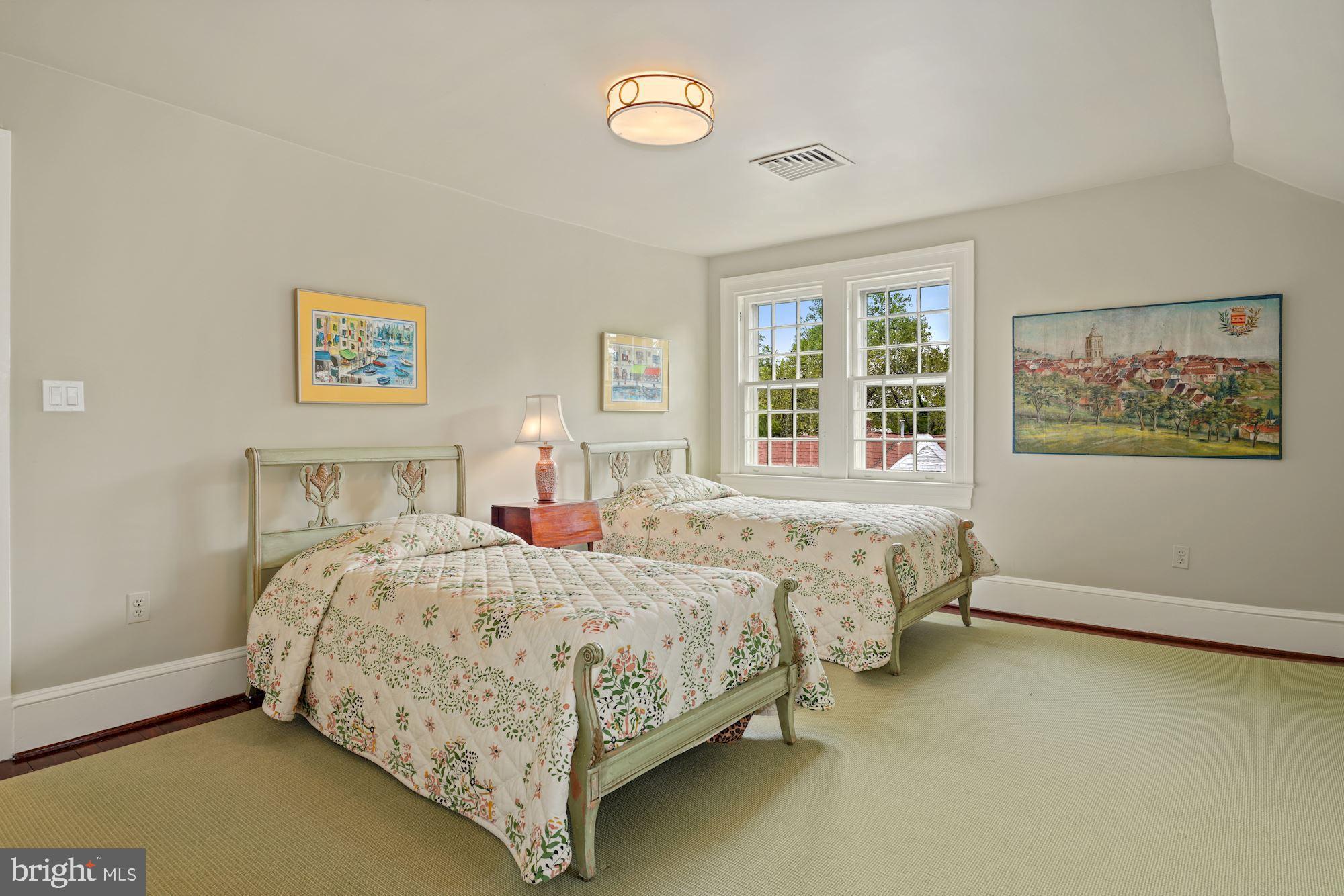 CHEVY CHASE VILLAGE - Residential