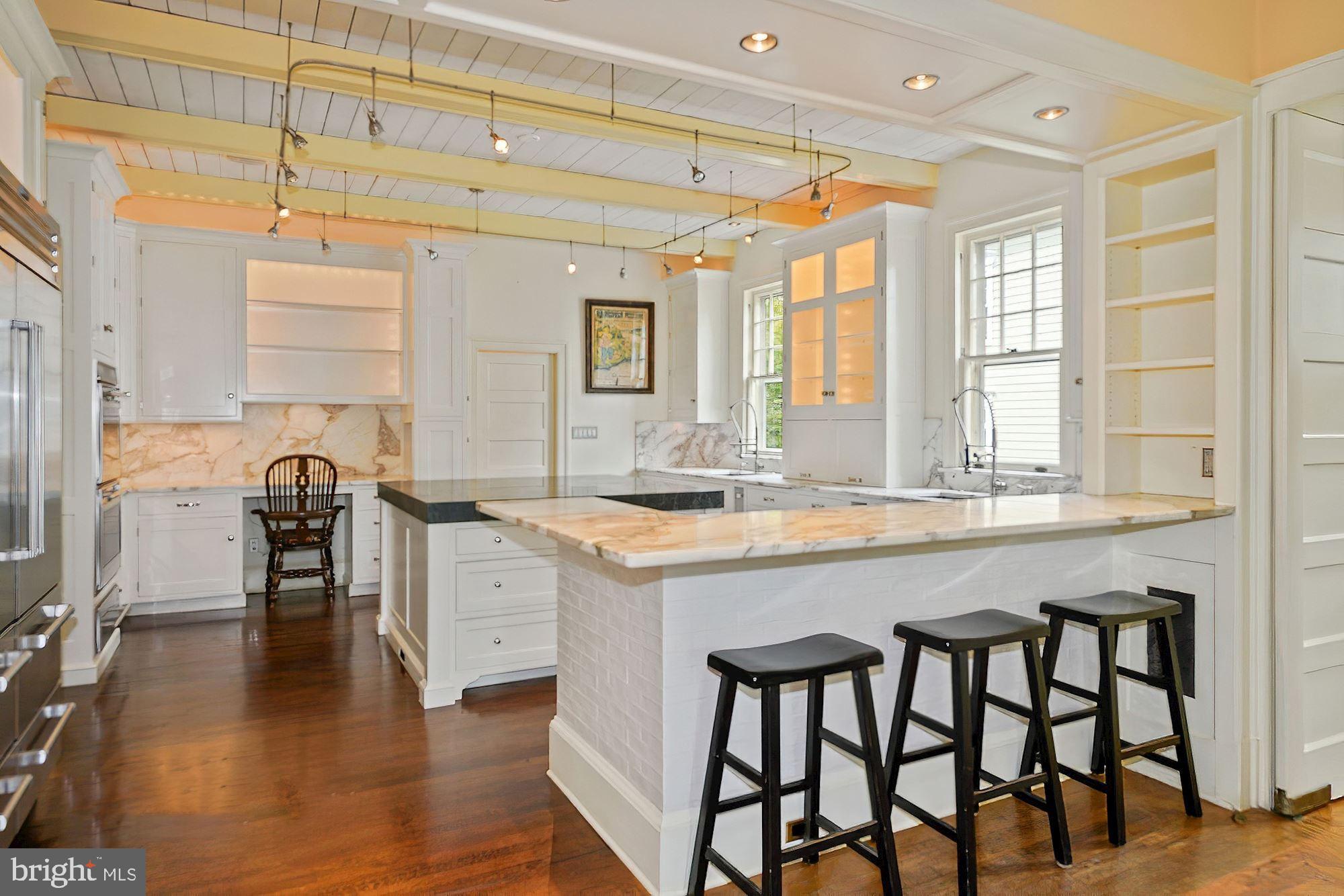 CHEVY CHASE VILLAGE - Residential