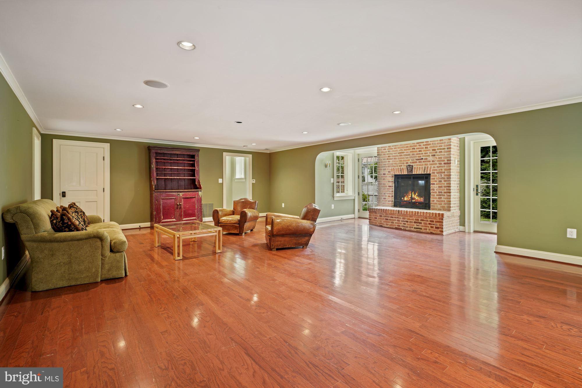 CHEVY CHASE VILLAGE - Residential