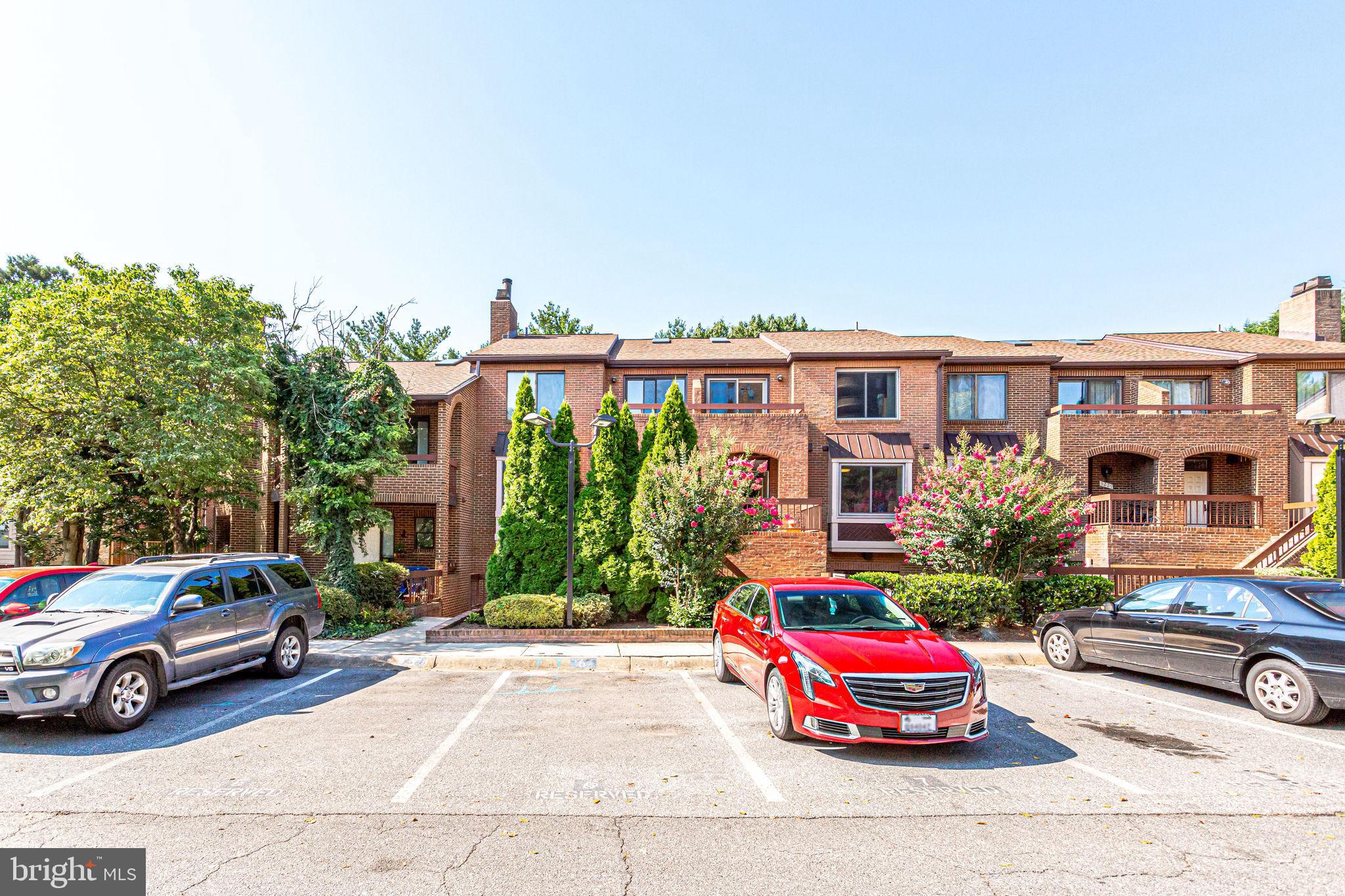 5237 KING CHARLES WAY 1-2