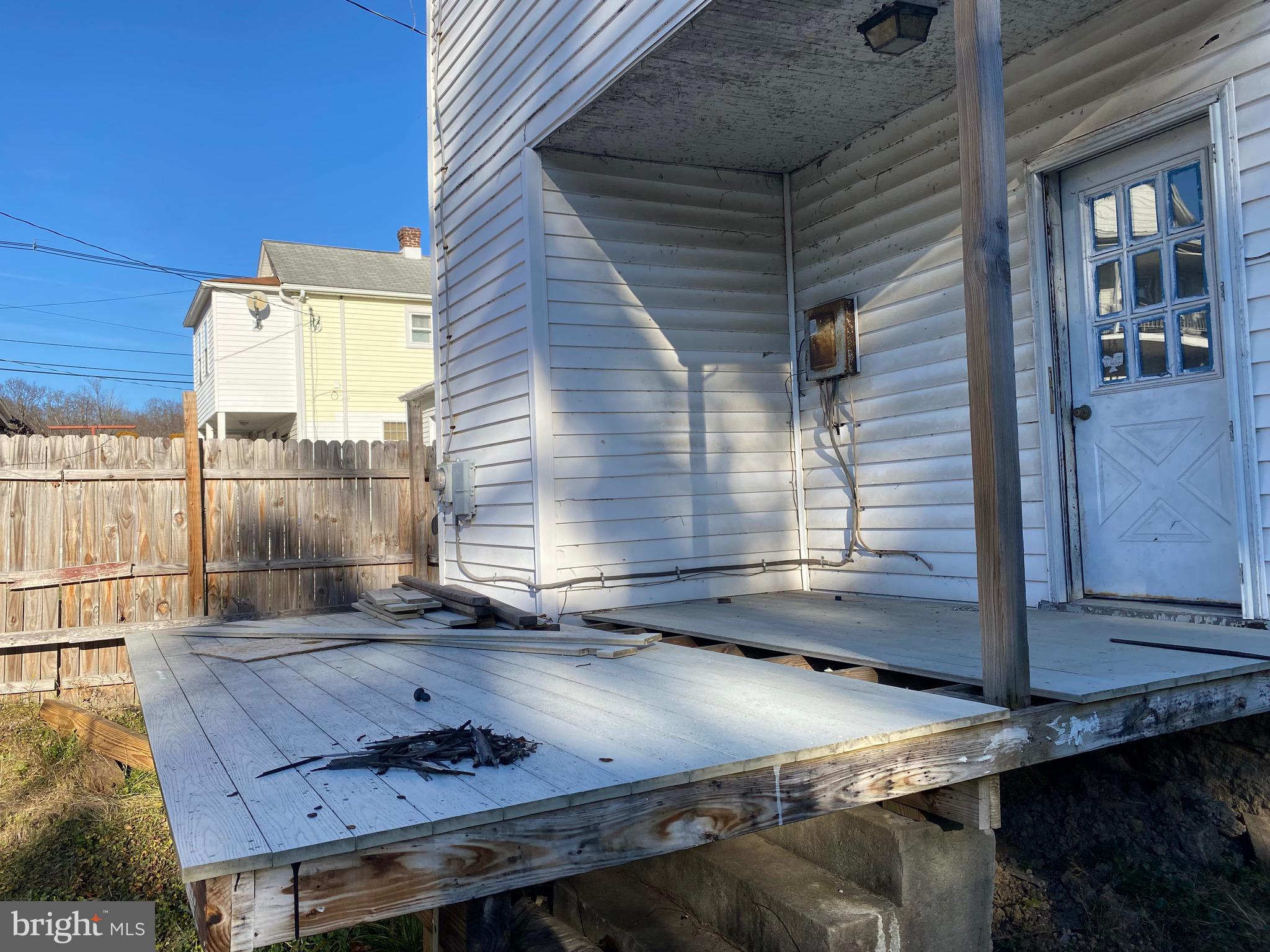 NORTH END - Residential