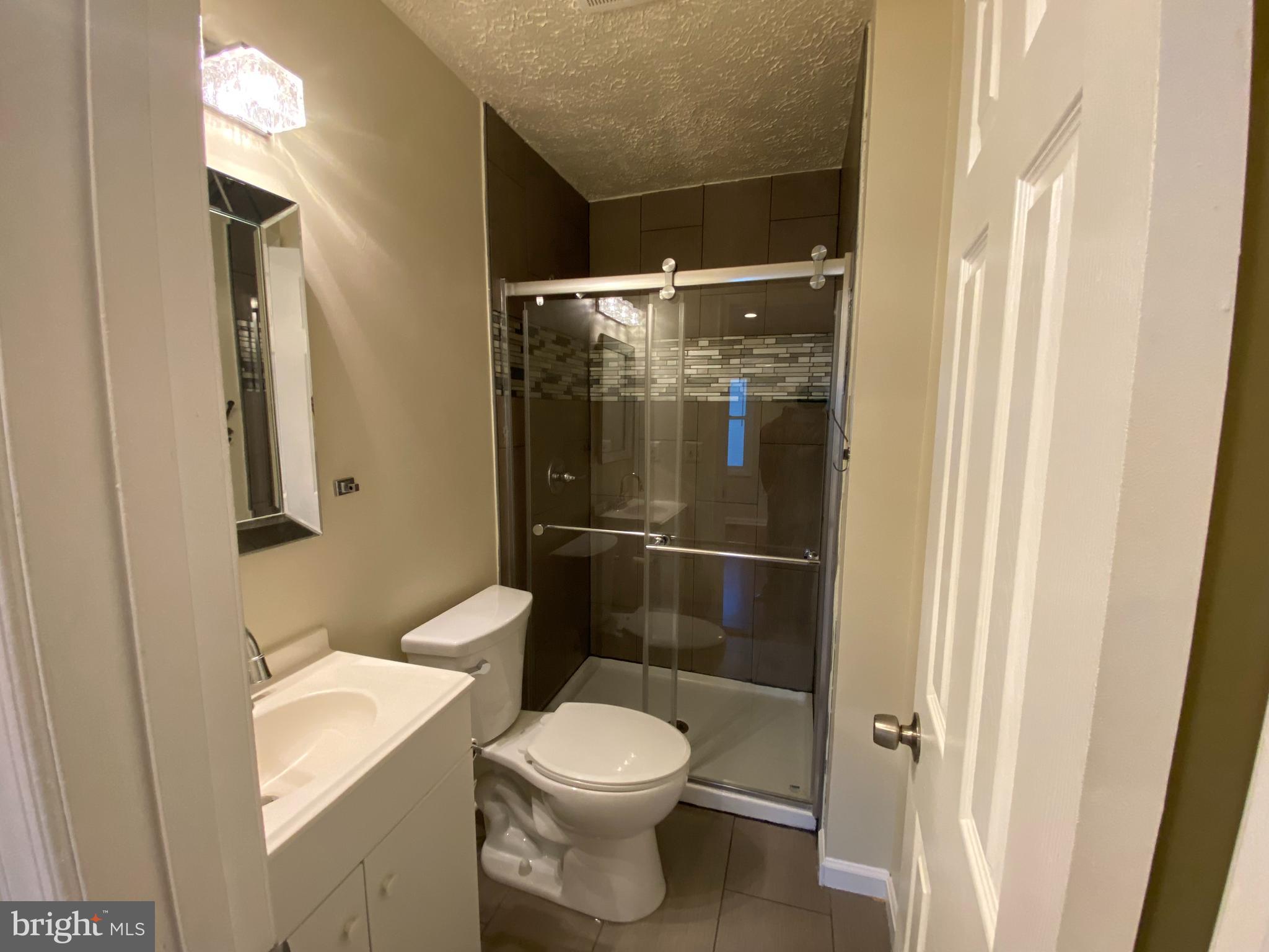 HILLCREST TOWNE - Residential Lease