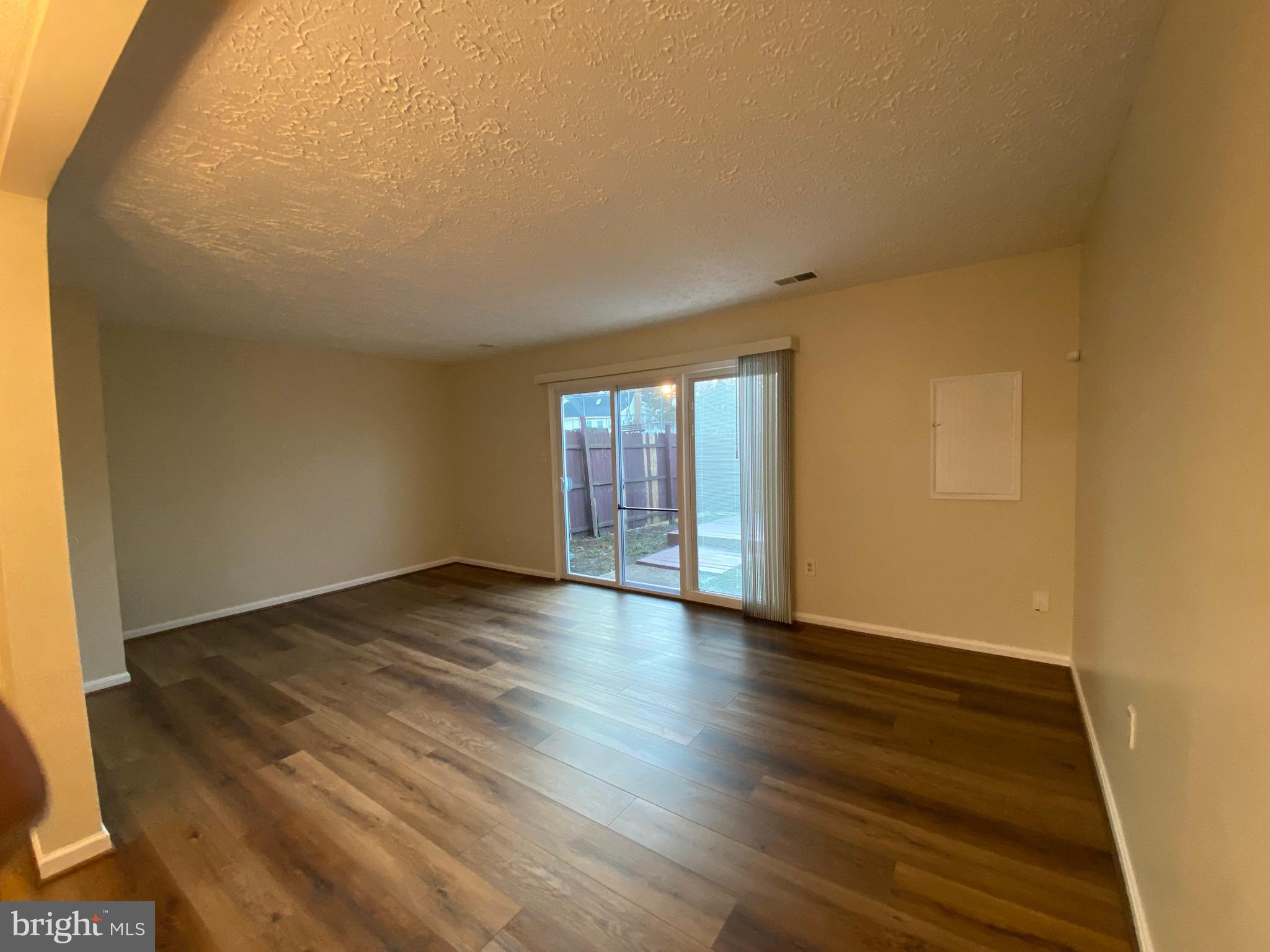 HILLCREST TOWNE - Residential Lease