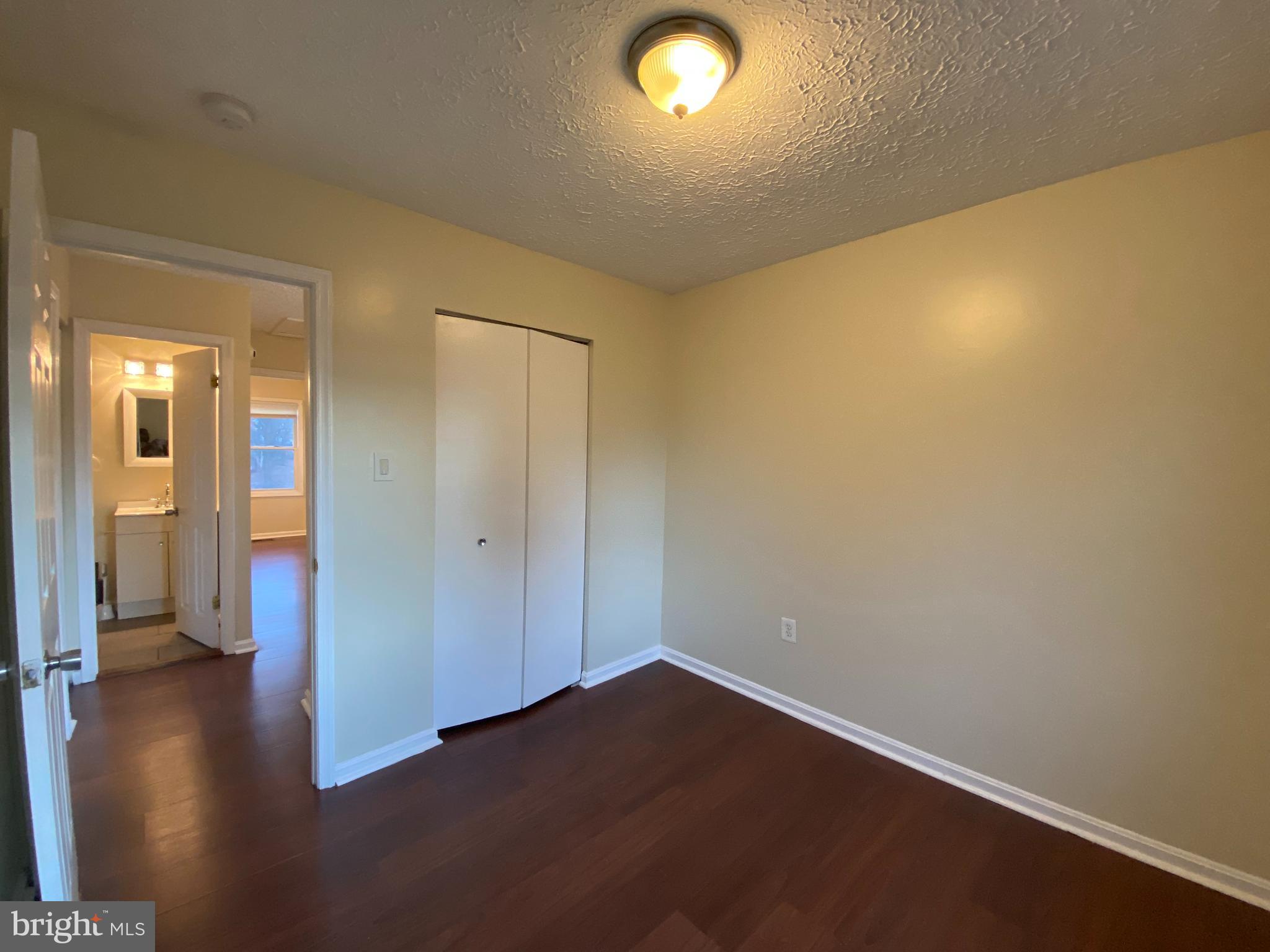 HILLCREST TOWNE - Residential Lease