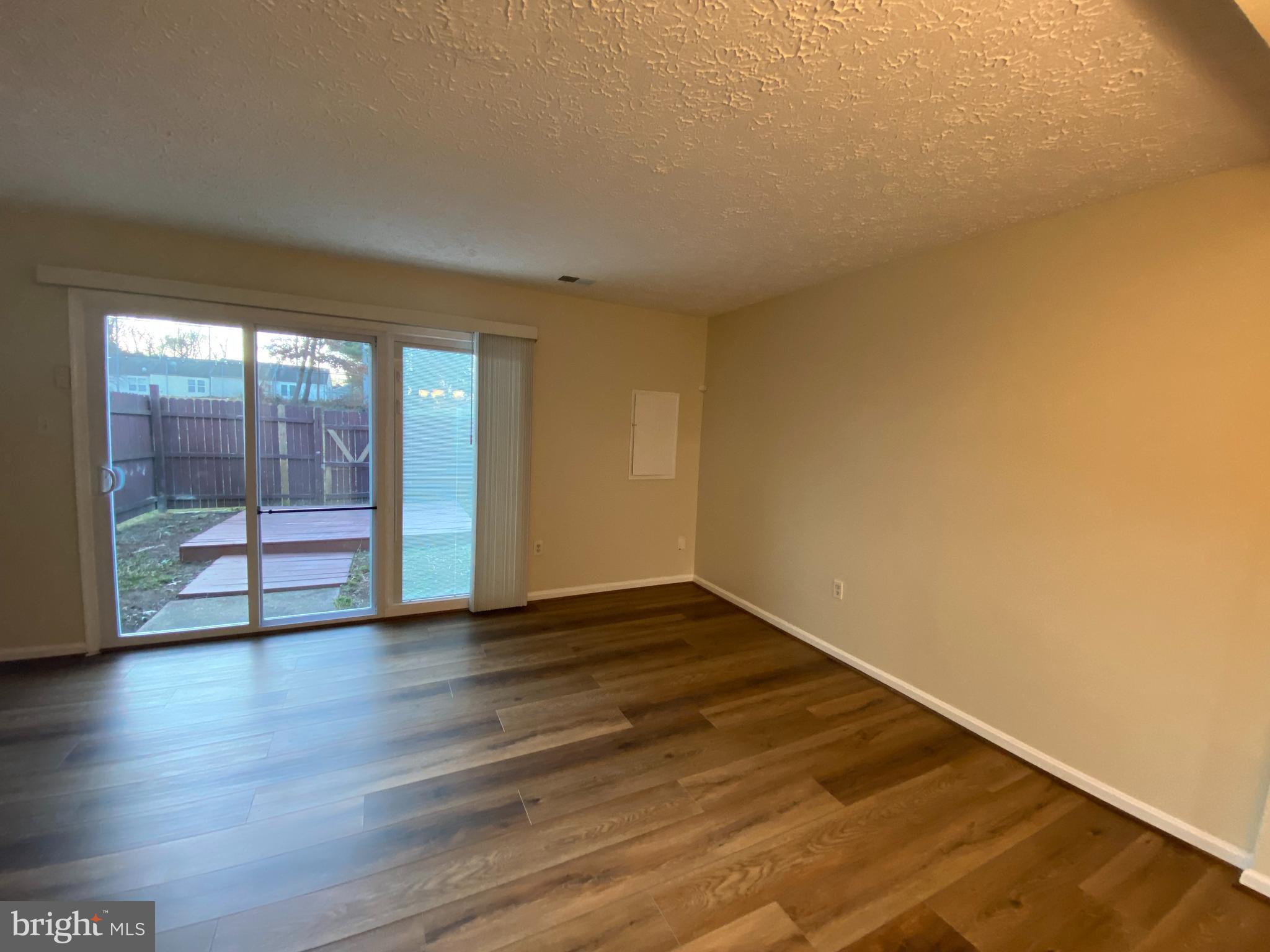 HILLCREST TOWNE - Residential Lease