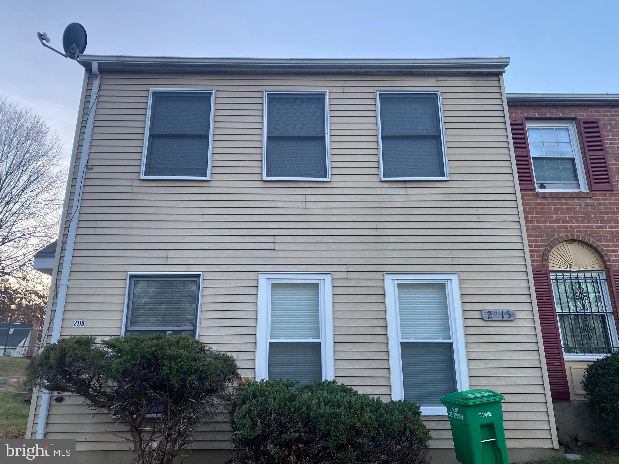 HILLCREST TOWNE - Residential Lease