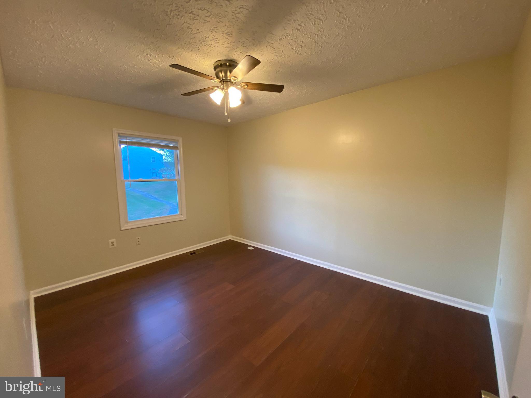 HILLCREST TOWNE - Residential Lease