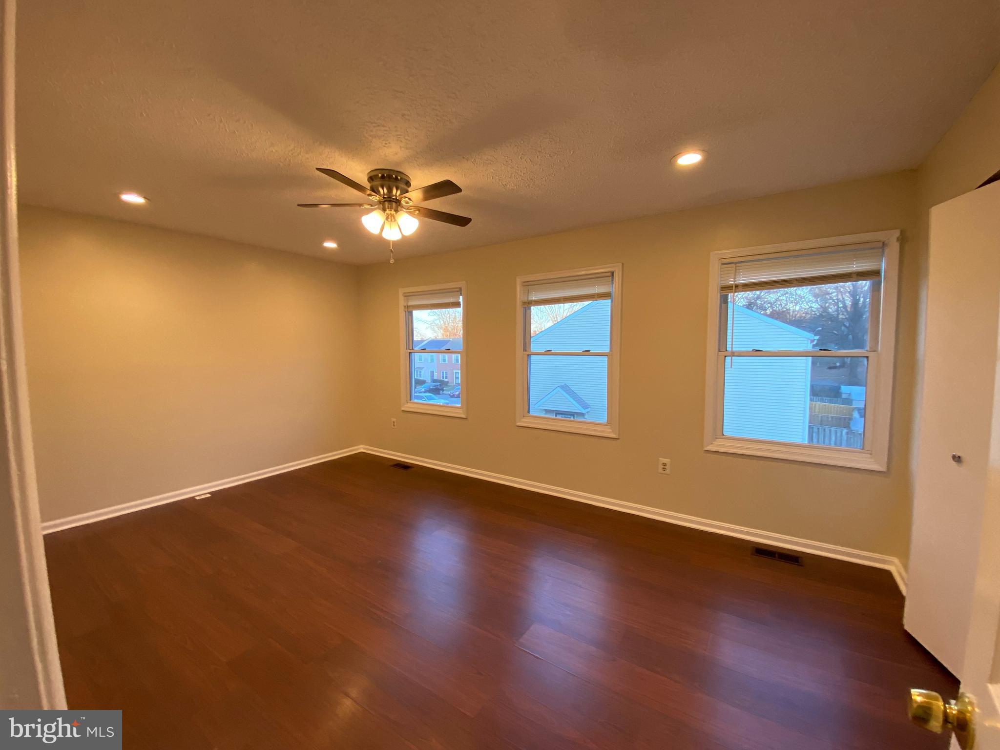 HILLCREST TOWNE - Residential Lease