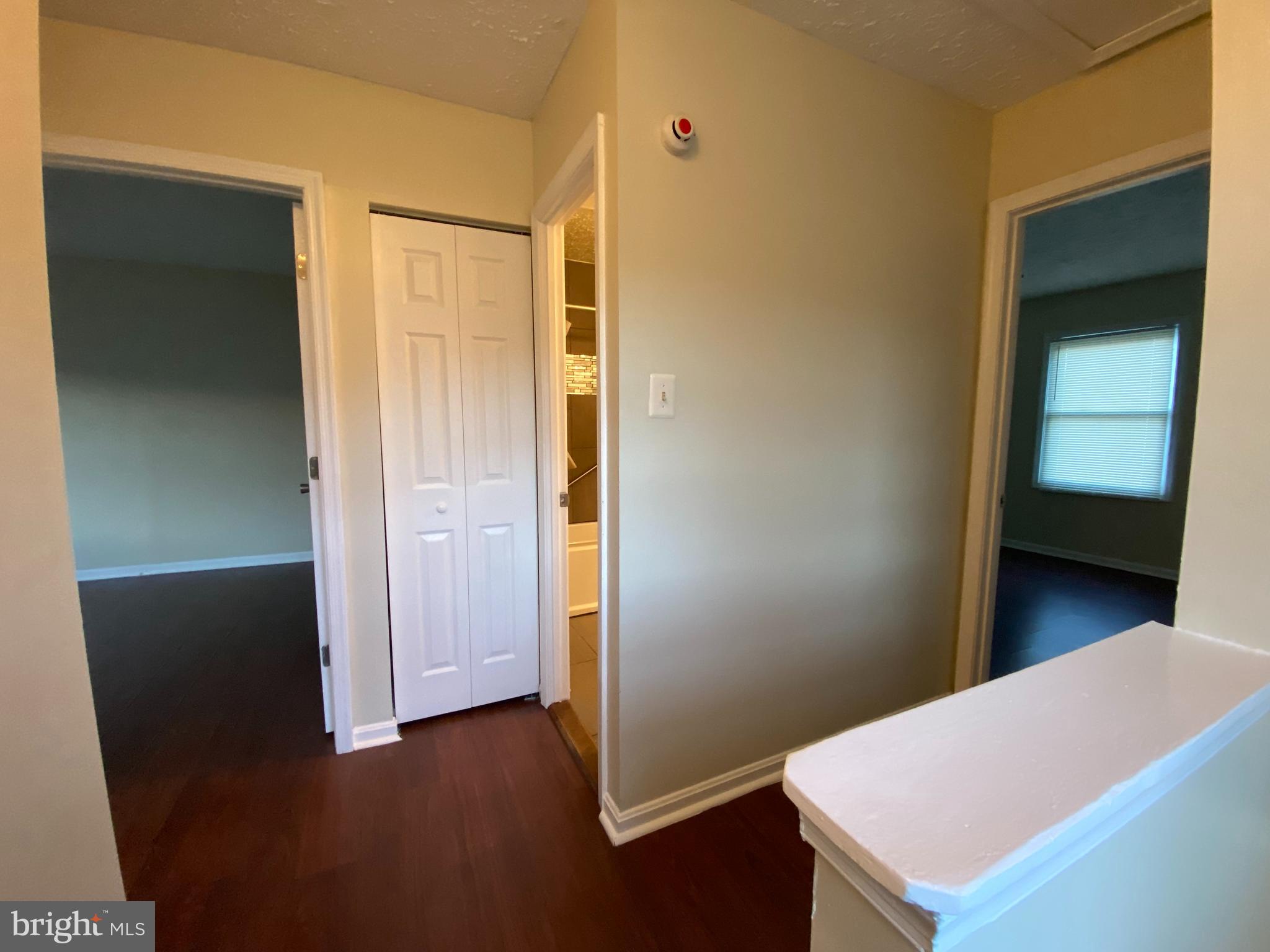 HILLCREST TOWNE - Residential Lease