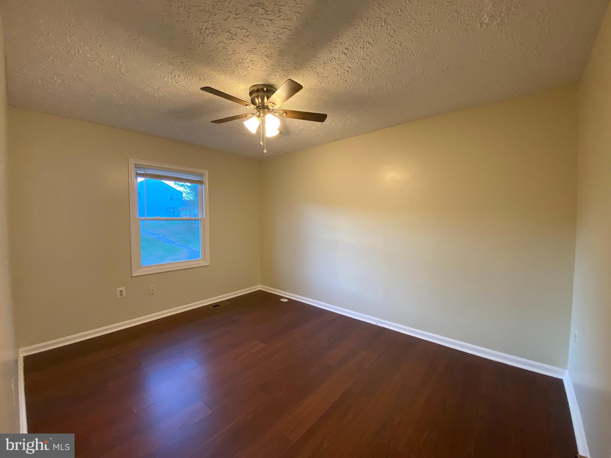 HILLCREST TOWNE - Residential Lease