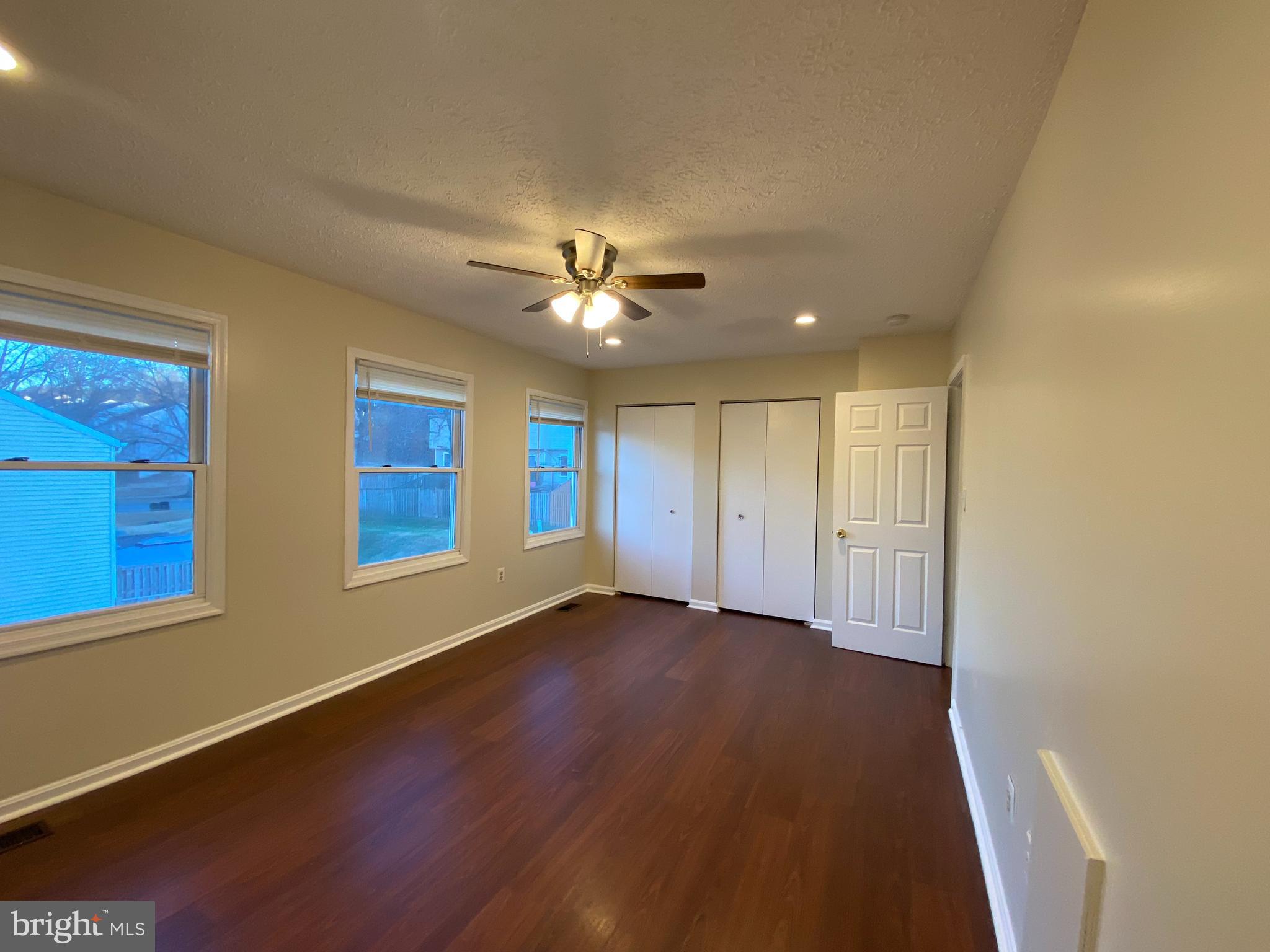 HILLCREST TOWNE - Residential Lease