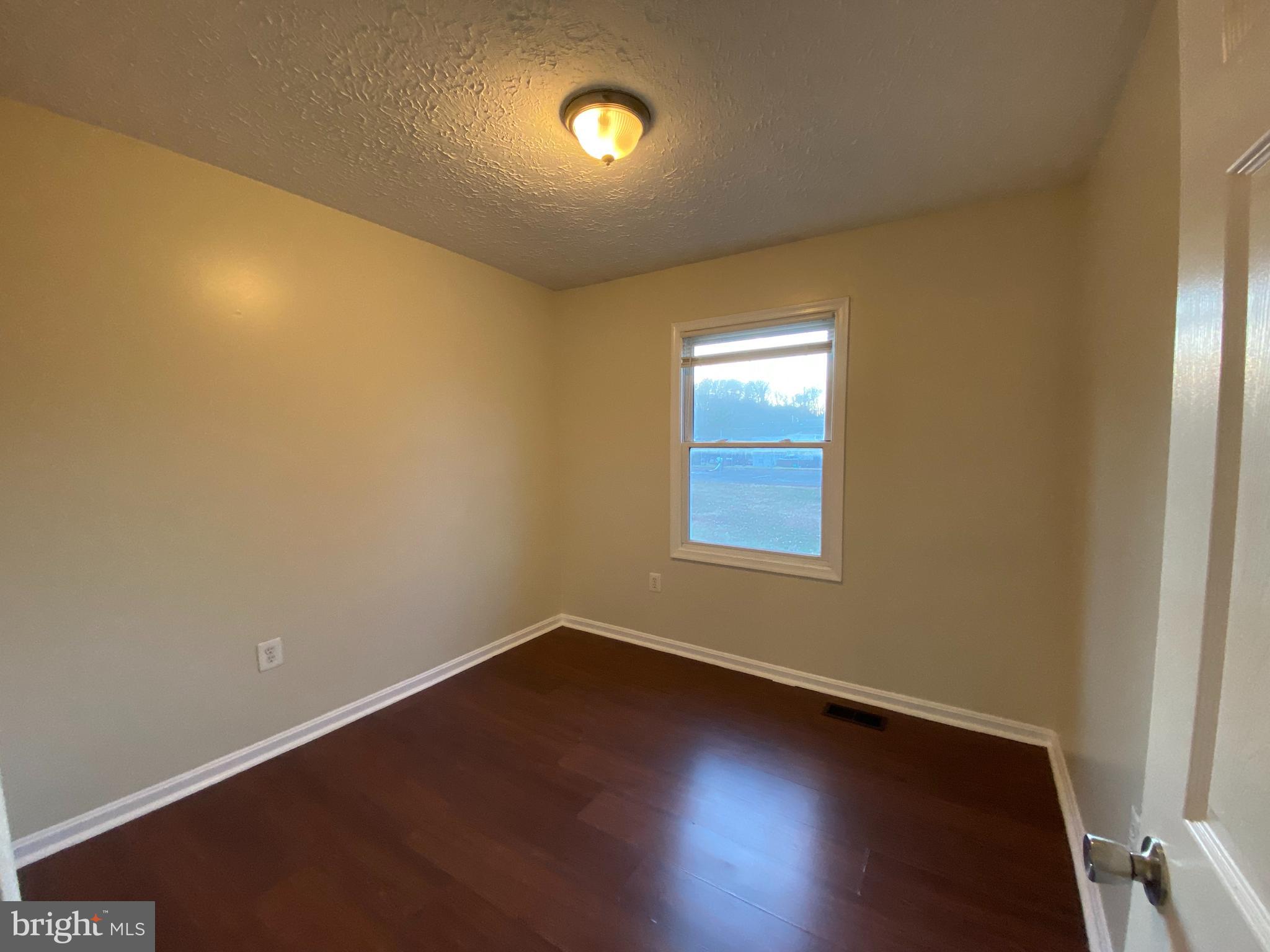 HILLCREST TOWNE - Residential Lease