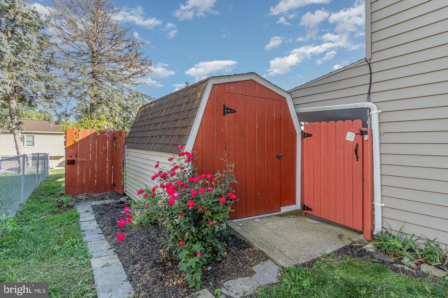 WYNNEWOOD PARK - Residential