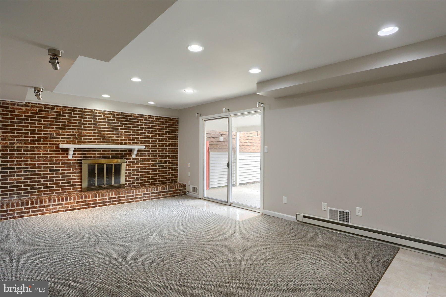 WYNNEWOOD PARK - Residential