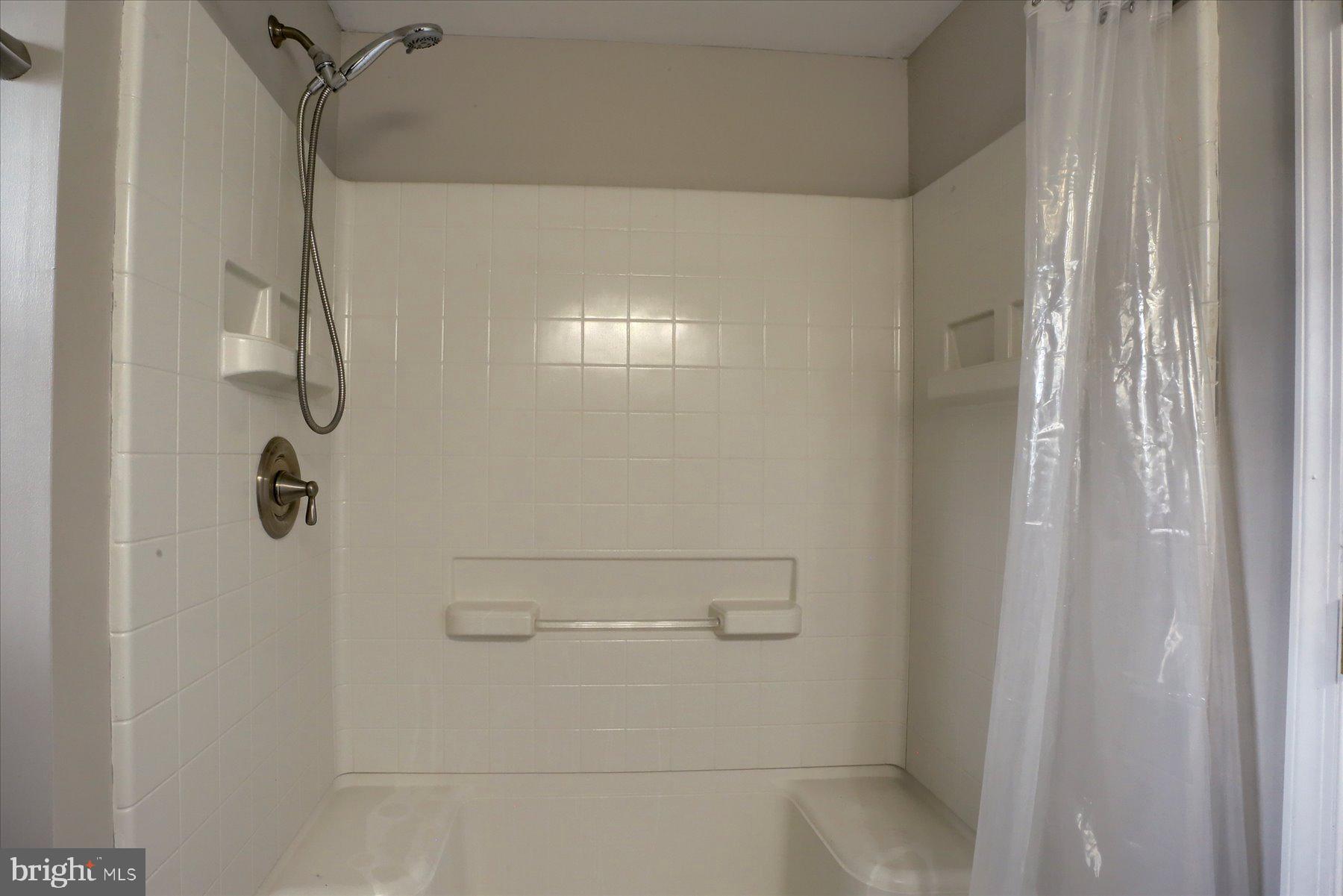 WYNNEWOOD PARK - Residential