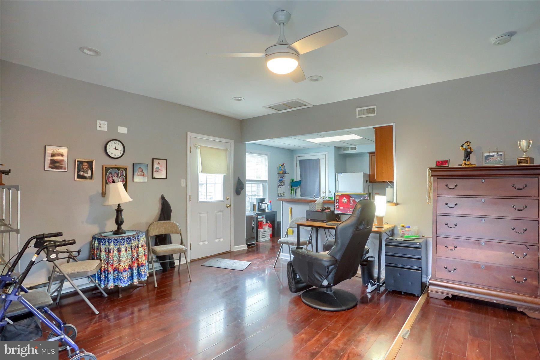 WYNNEWOOD PARK - Residential