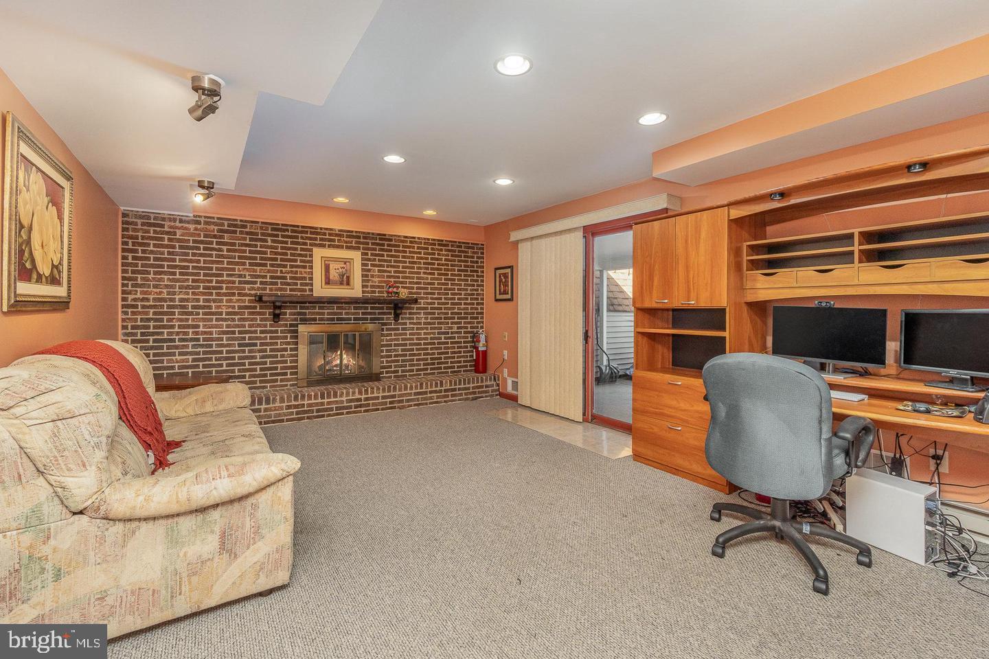 WYNNEWOOD PARK - Residential