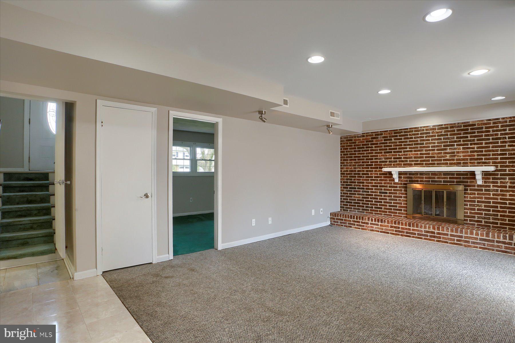 WYNNEWOOD PARK - Residential