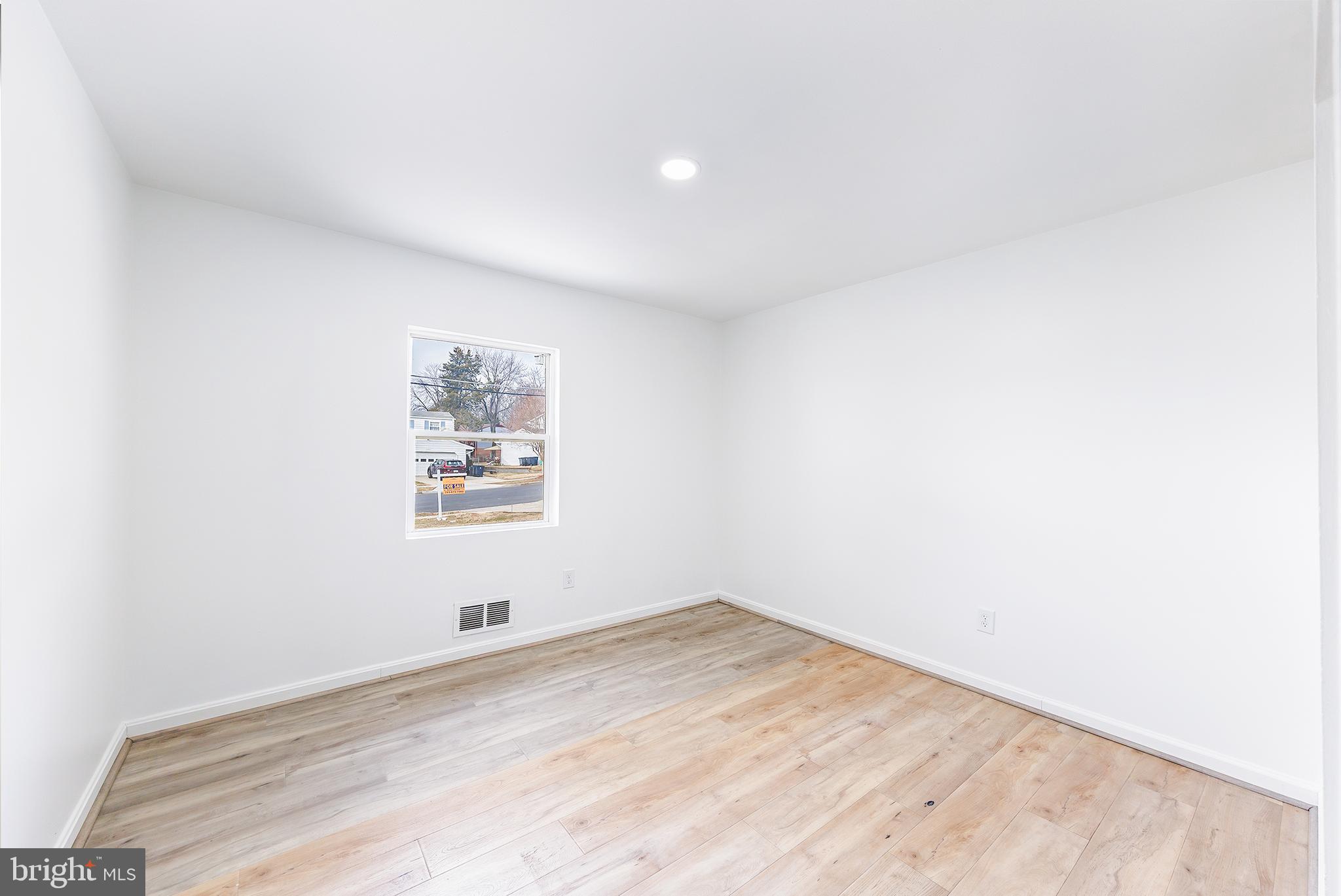 EASTOVER KNOLLS - Residential