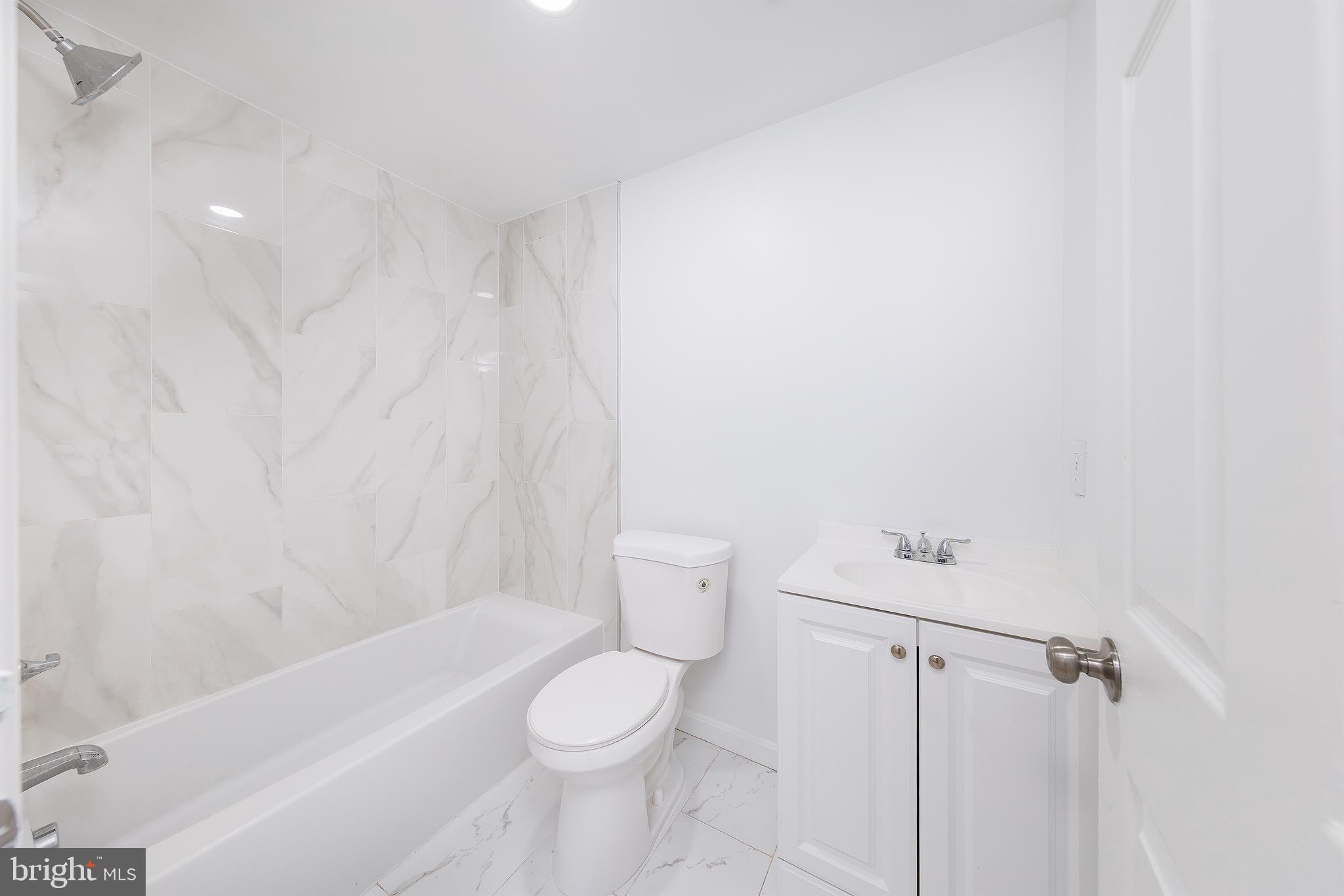 EASTOVER KNOLLS - Residential