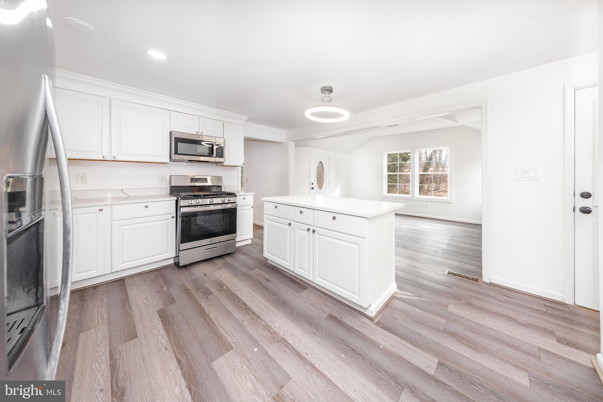 EASTOVER KNOLLS - Residential