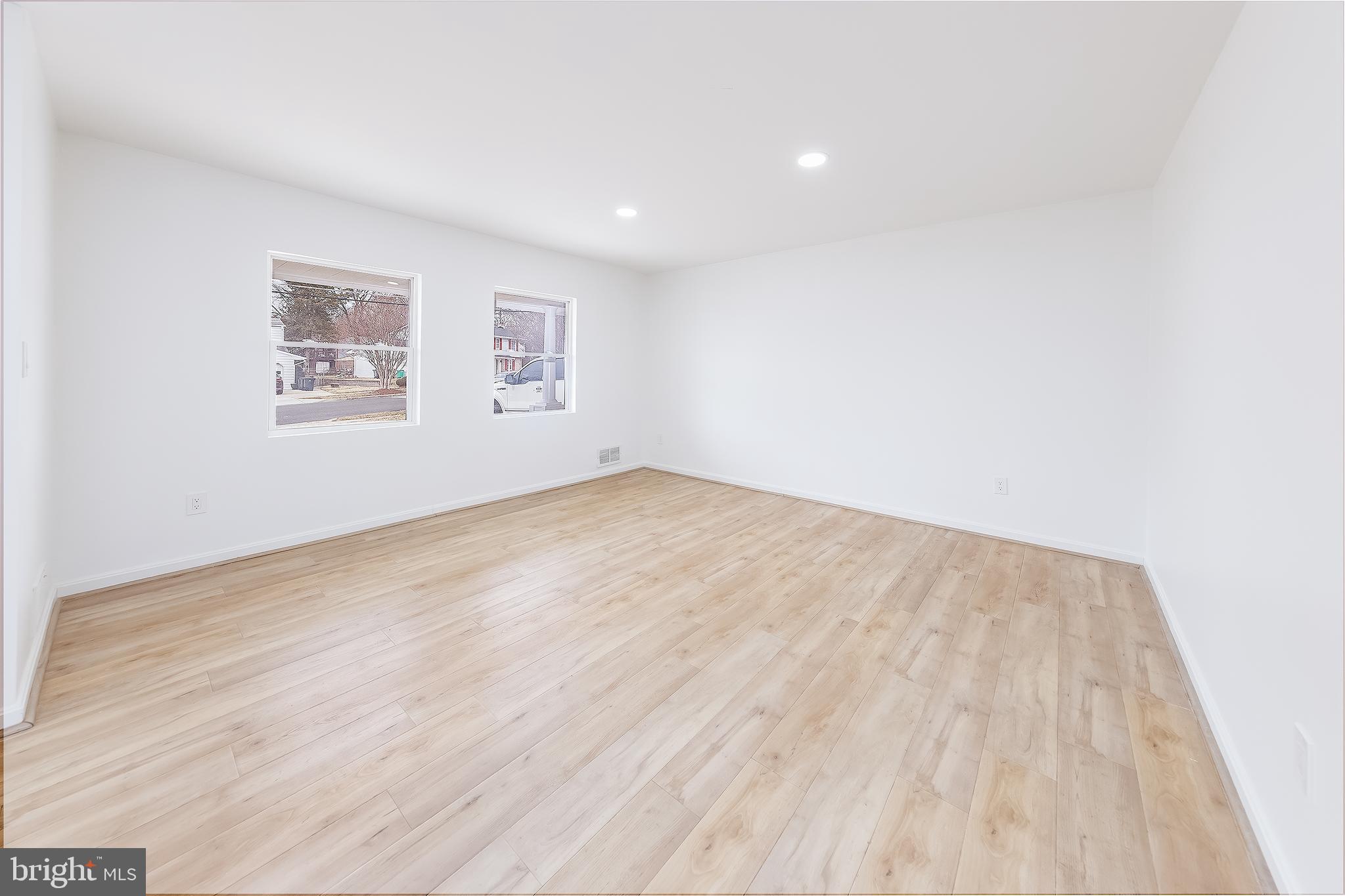 EASTOVER KNOLLS - Residential