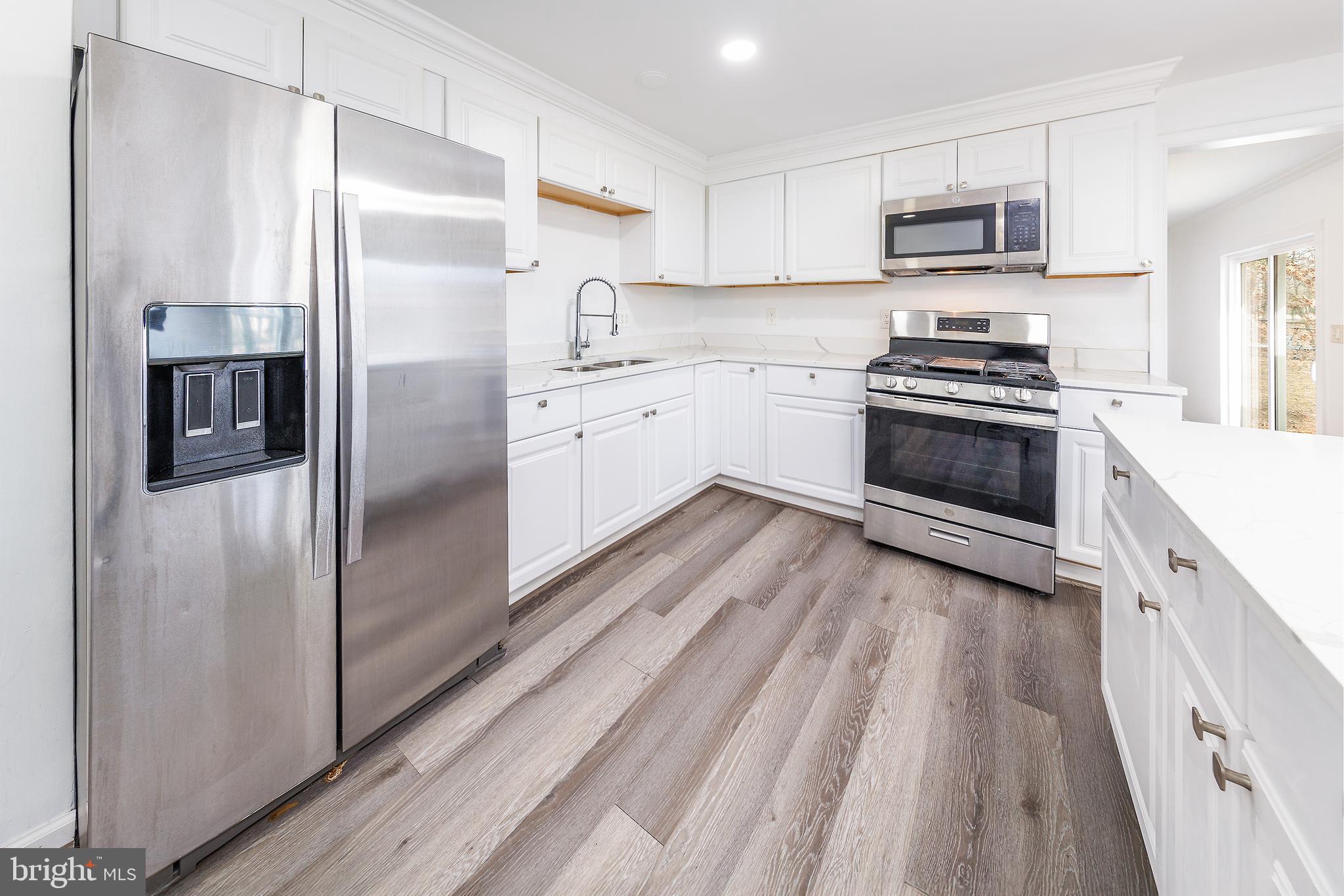 EASTOVER KNOLLS - Residential