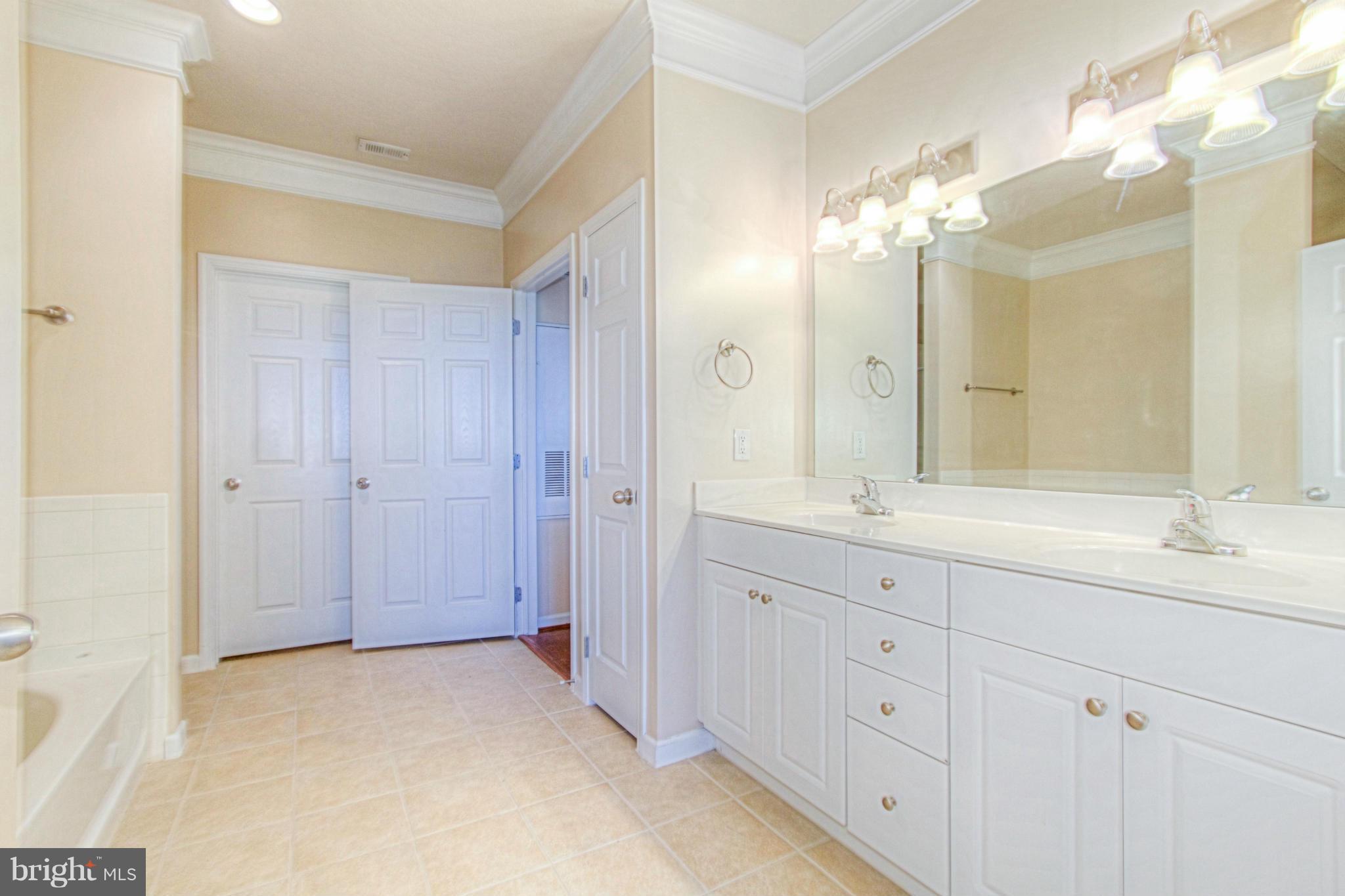 WESTCHESTER AT STRATFORD - Residential Lease