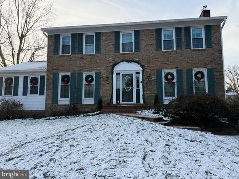 5705 GLAMIS DRIVE ALEXANDRIA VA 22315