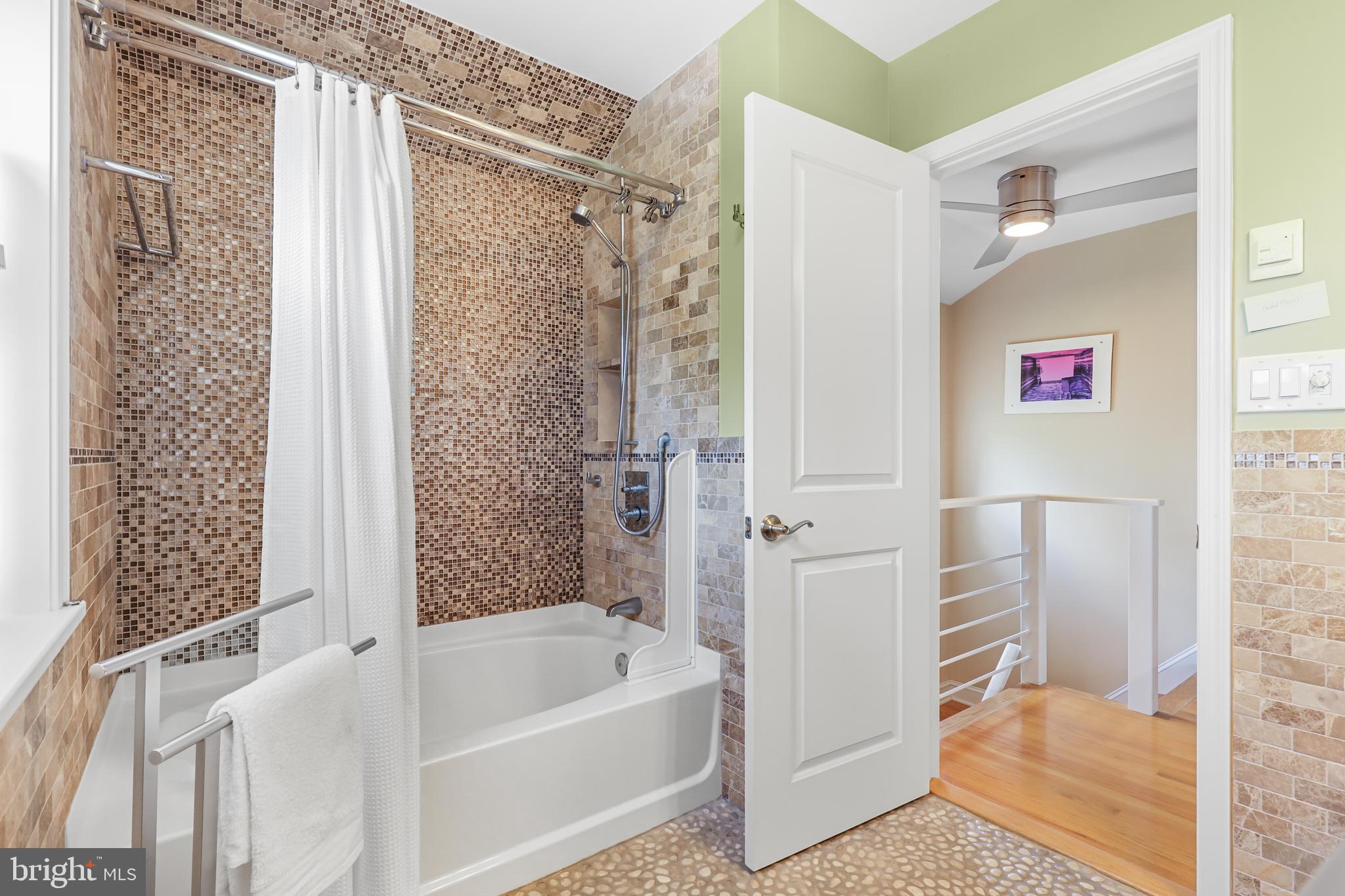 HAMILTON HILLS - Residential