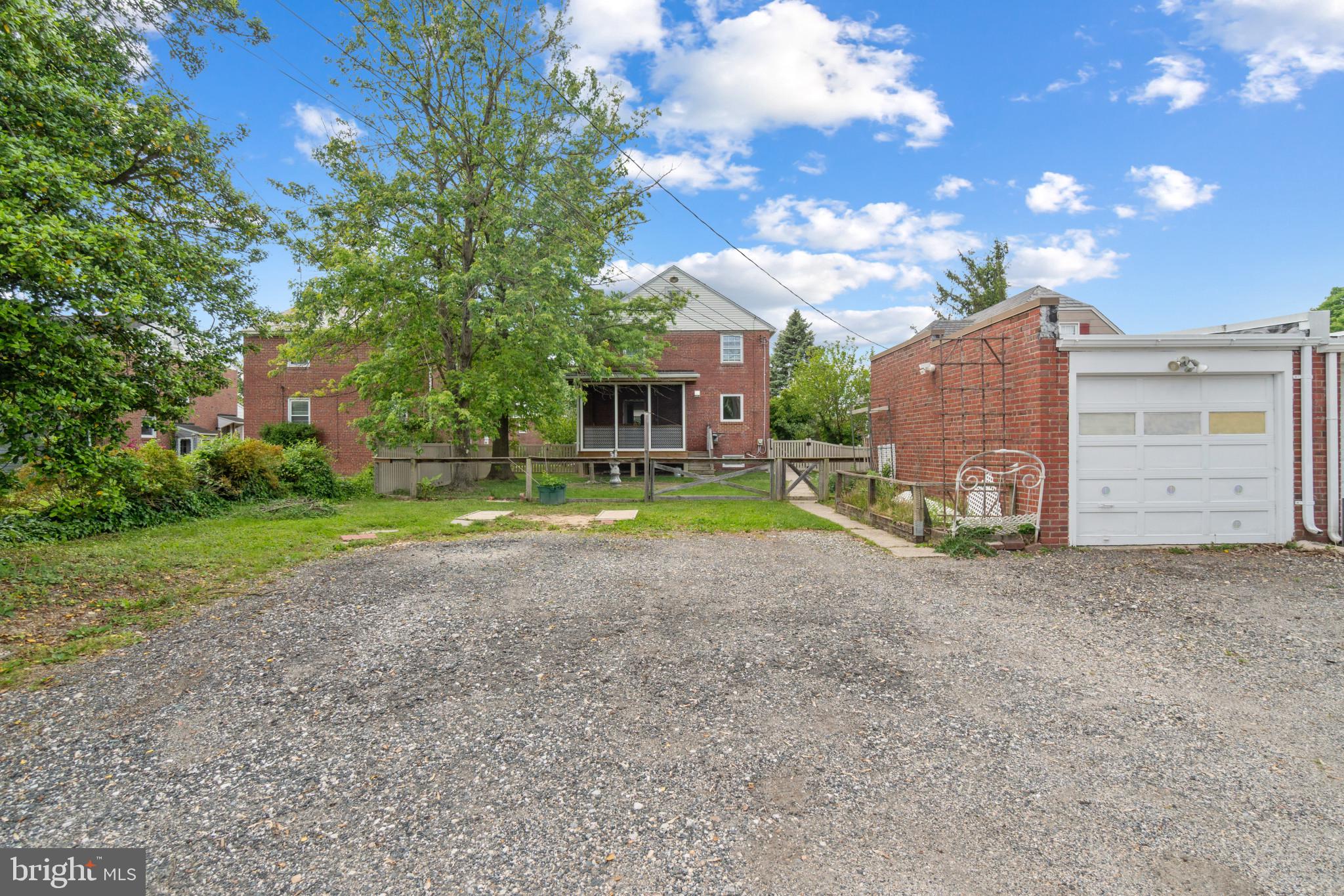 HAMILTON HILLS - Residential