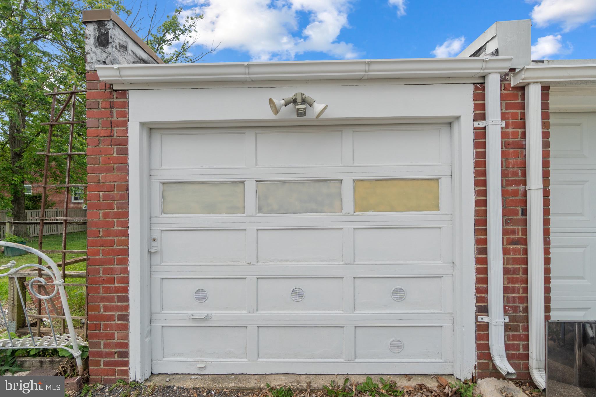 HAMILTON HILLS - Residential