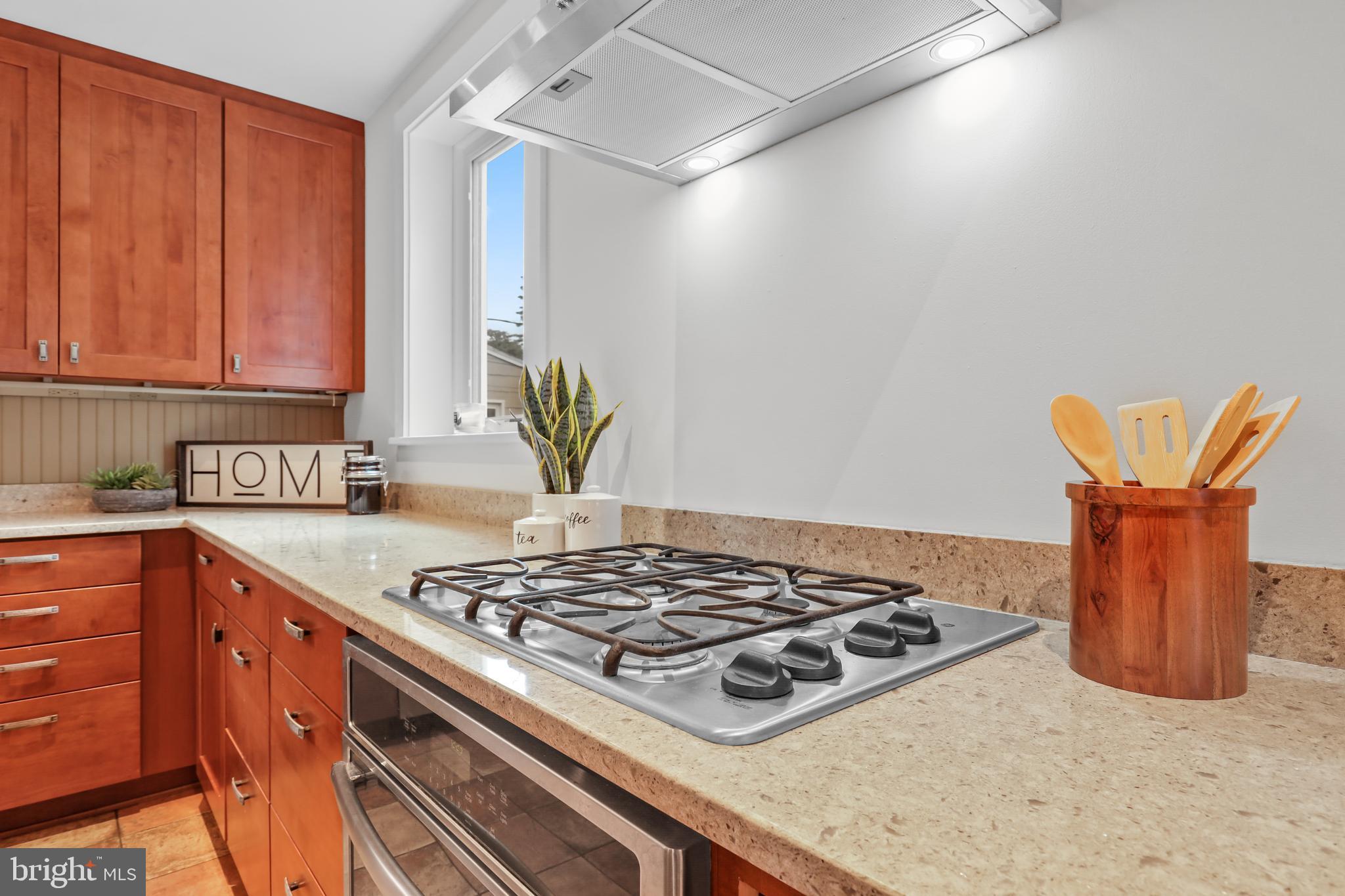 HAMILTON HILLS - Residential